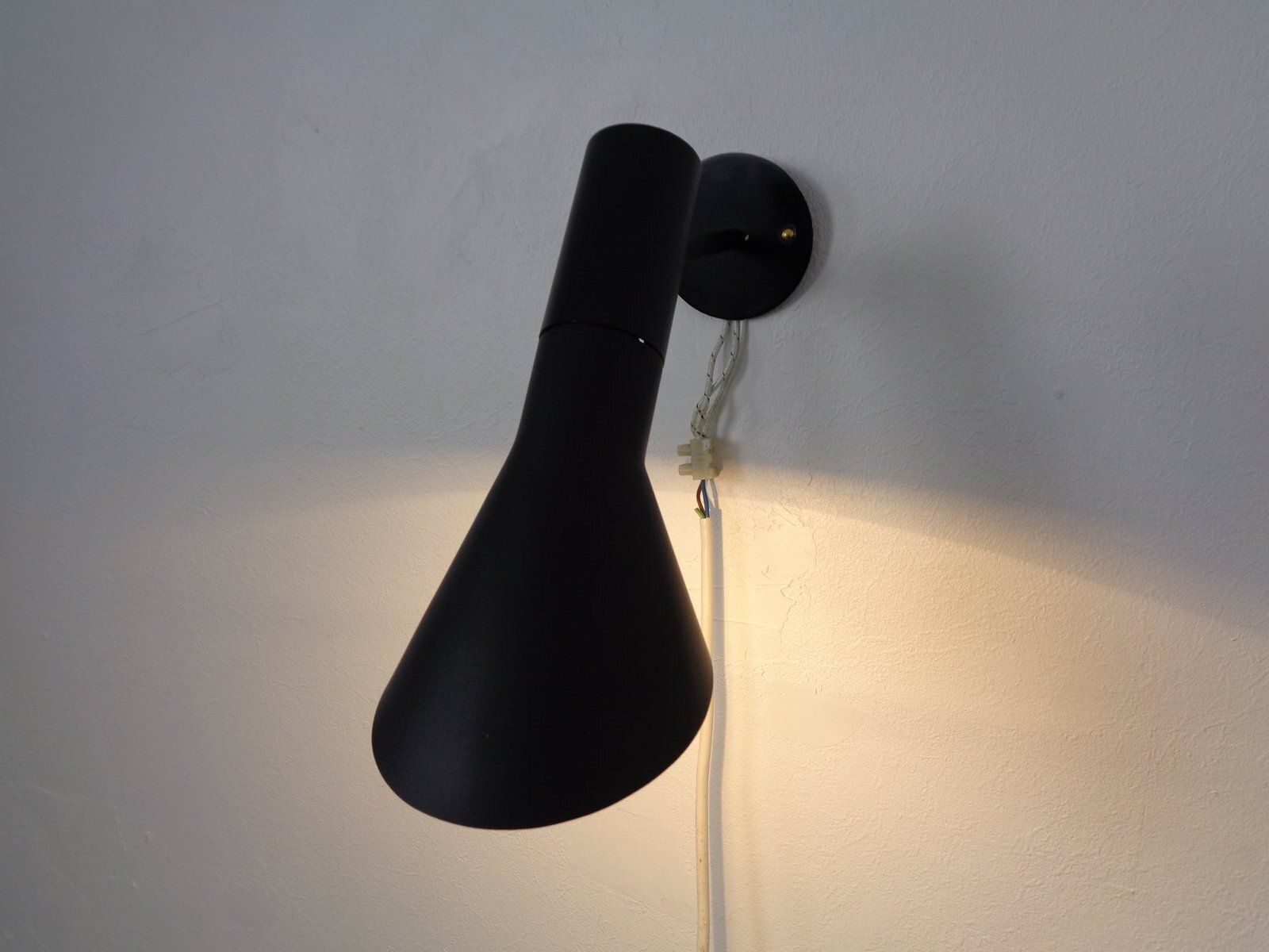 Early Visor Wall Lamps By Arne Jacobsen For Louis Poulsen, Denmark, 1950s, Set Of 3 photo buy