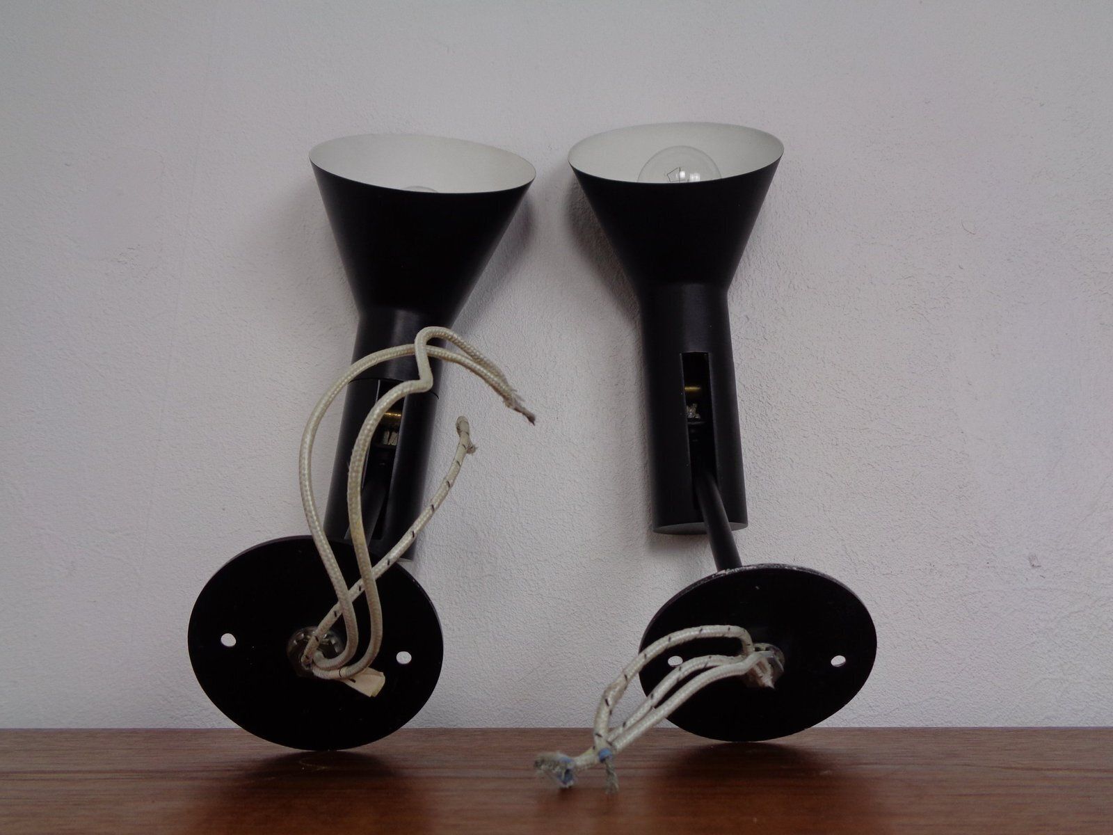 photo vinterior Early Visor Wall Lamps By Arne Jacobsen For Louis Poulsen, Denmark, 1950s, Set Of 3