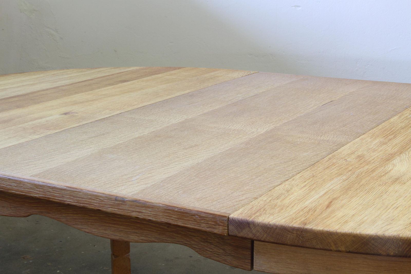 photo vintage 1960s Vintage Brutalist Danish Extending Oak Dining Table Style Henning Kjærnulf