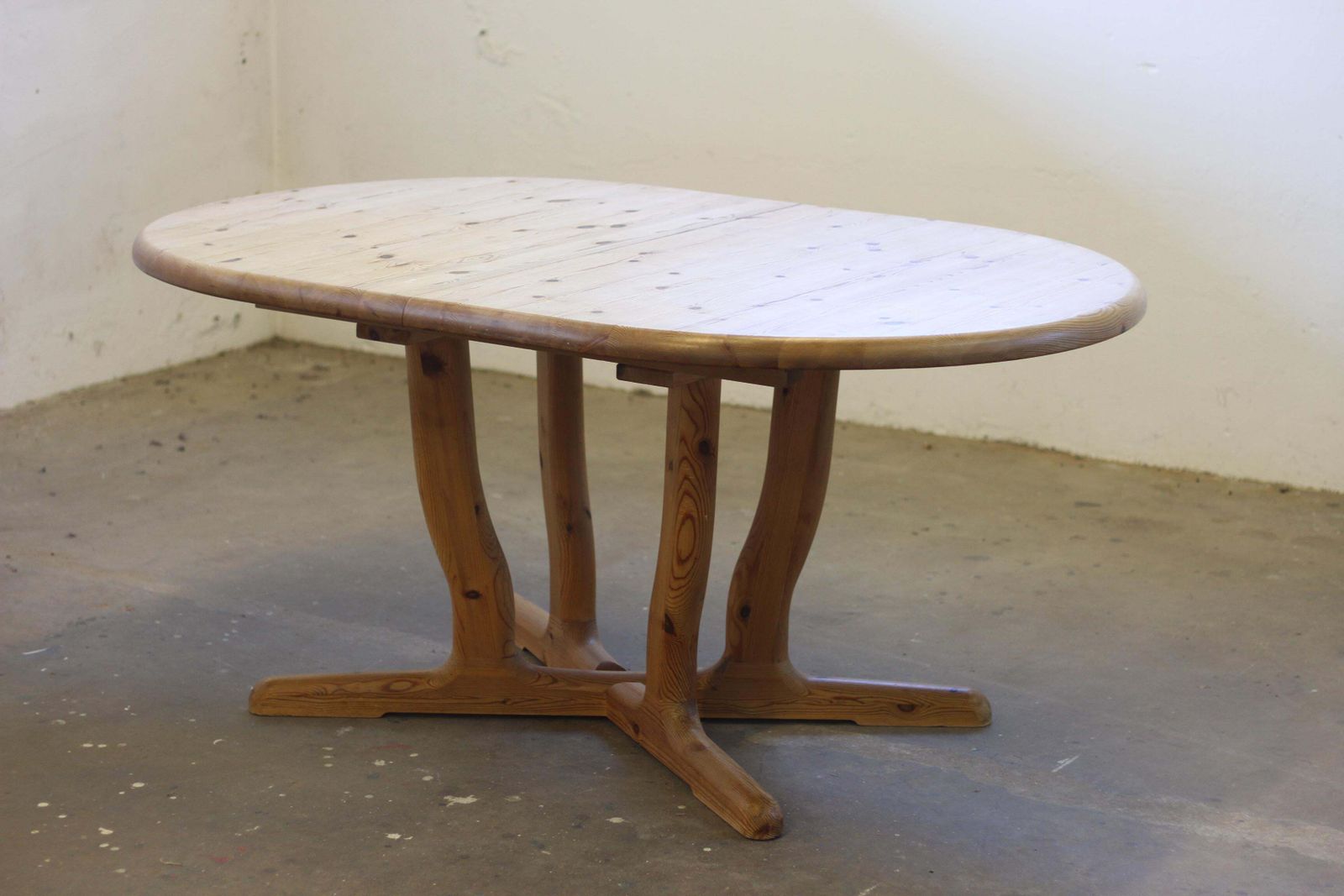 Uitschuifbare eettafel van massief grenenhout in de stijl van Rainer Daumiller, ca. jaren 1980, Dyrlund photo for sale