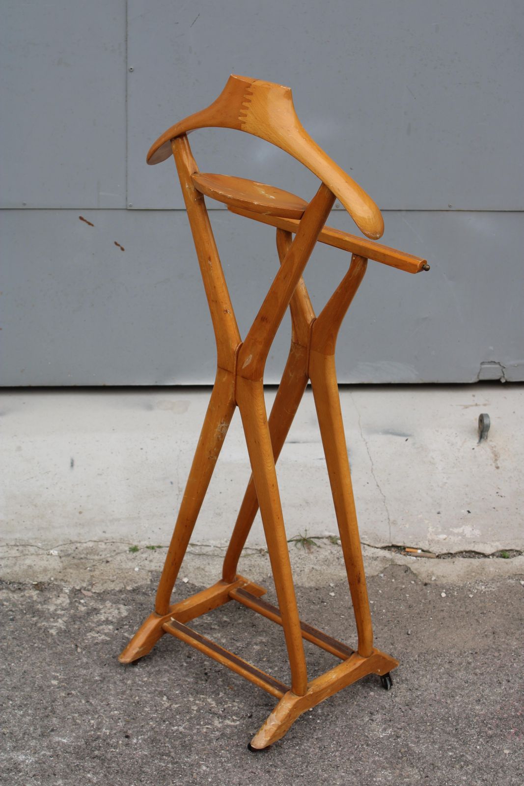 1584.0 Fratelli Reguitti Coat Stand Ico Parisi 1950s photo