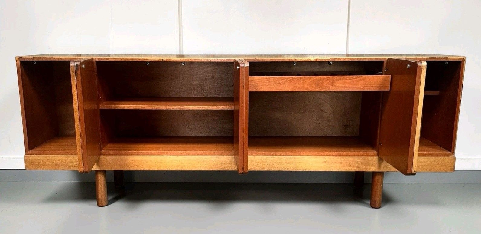 photo vinterior Gordon Russell Rosewood And Mahogany Sideboard Super Rare Mid Century 1960s