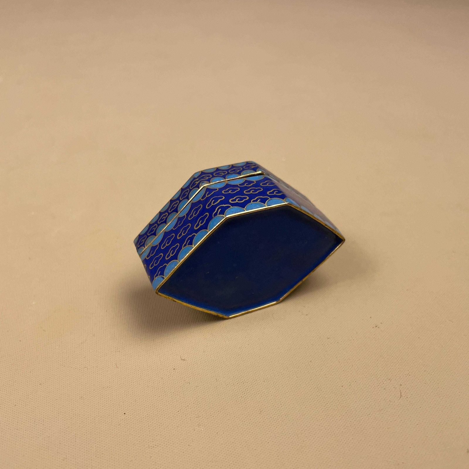 Blue Cloisonne Mini Box Floral Enamel Trinket Jewellery Keepsake Container Chinese Lotus Pattern Small Vanity Box photo 55.0