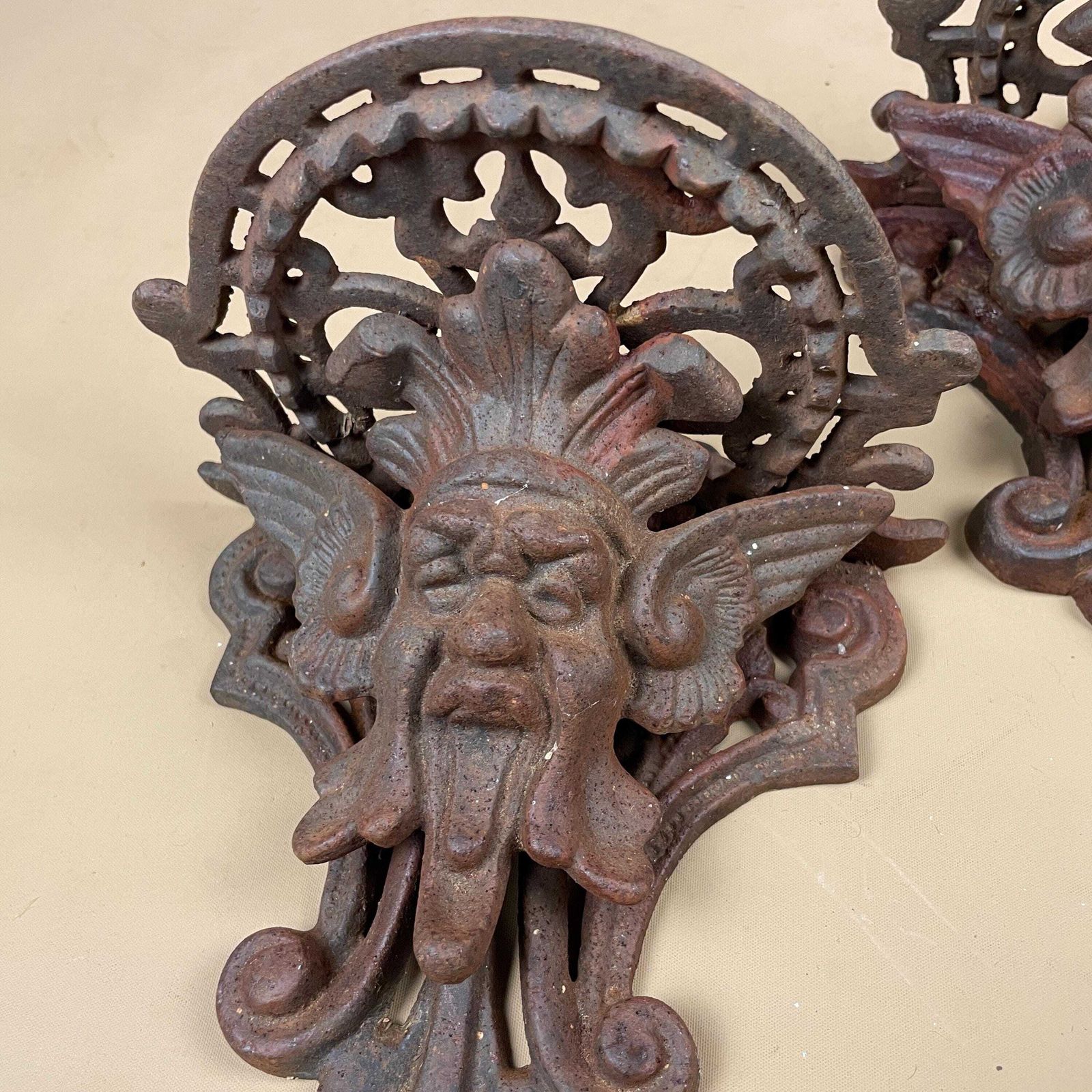 Antique Cast Iron Wall Shelf Set Wall Plant Holder Bracket Ornate Rustic Male Face Figurative Ornament Weathered Heavy Victorian Style photo vinterior
