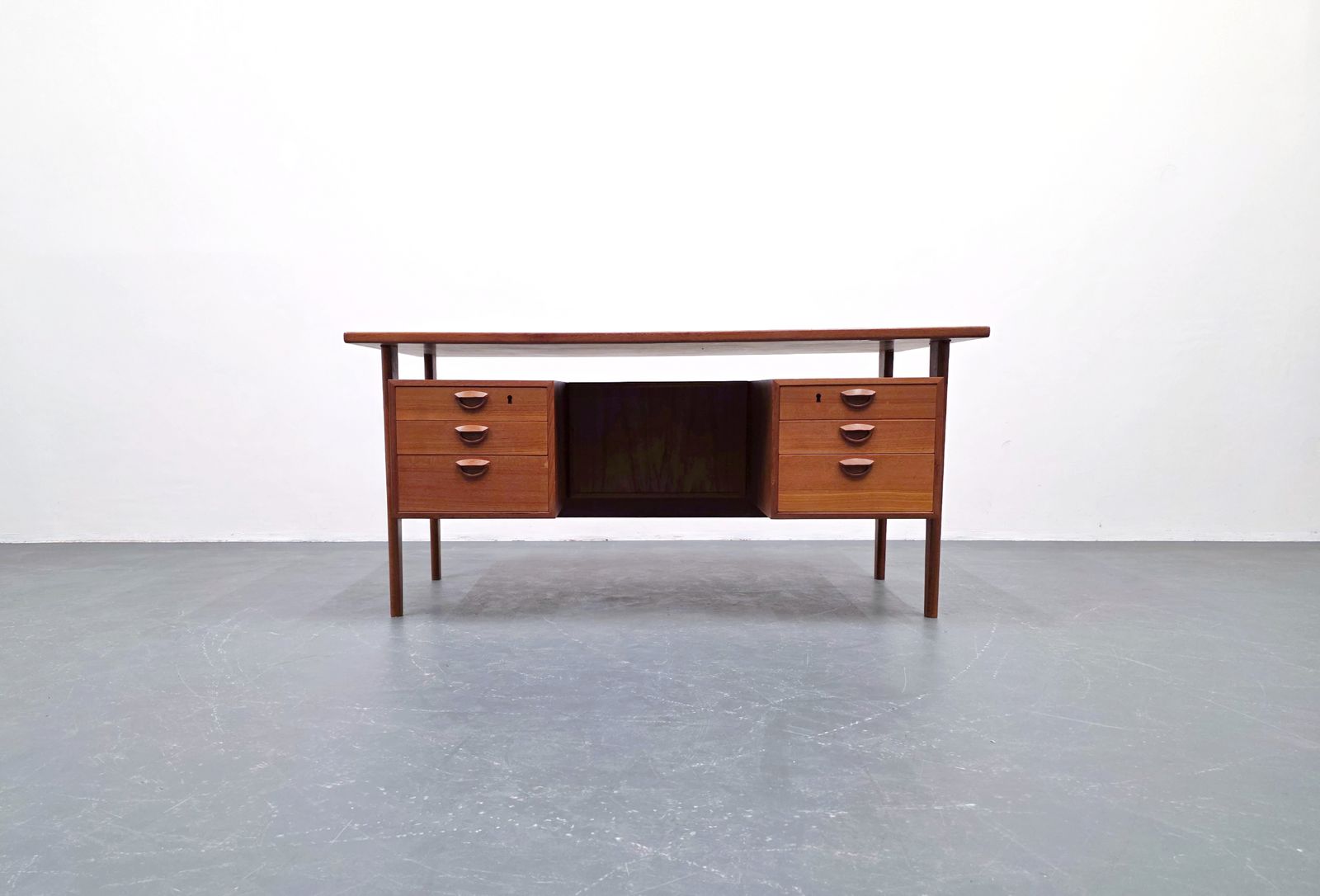 Kai Kristiansen For Feldballes Møbelfabrik — Fm60 Executive Desk, Denmark, 1960sv
