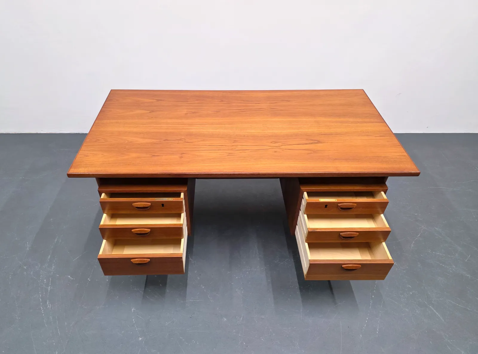Kai Kristiansen For Feldballes Møbelfabrik — Fm60 Executive Desk, Denmark, 1960sv photo vinterior