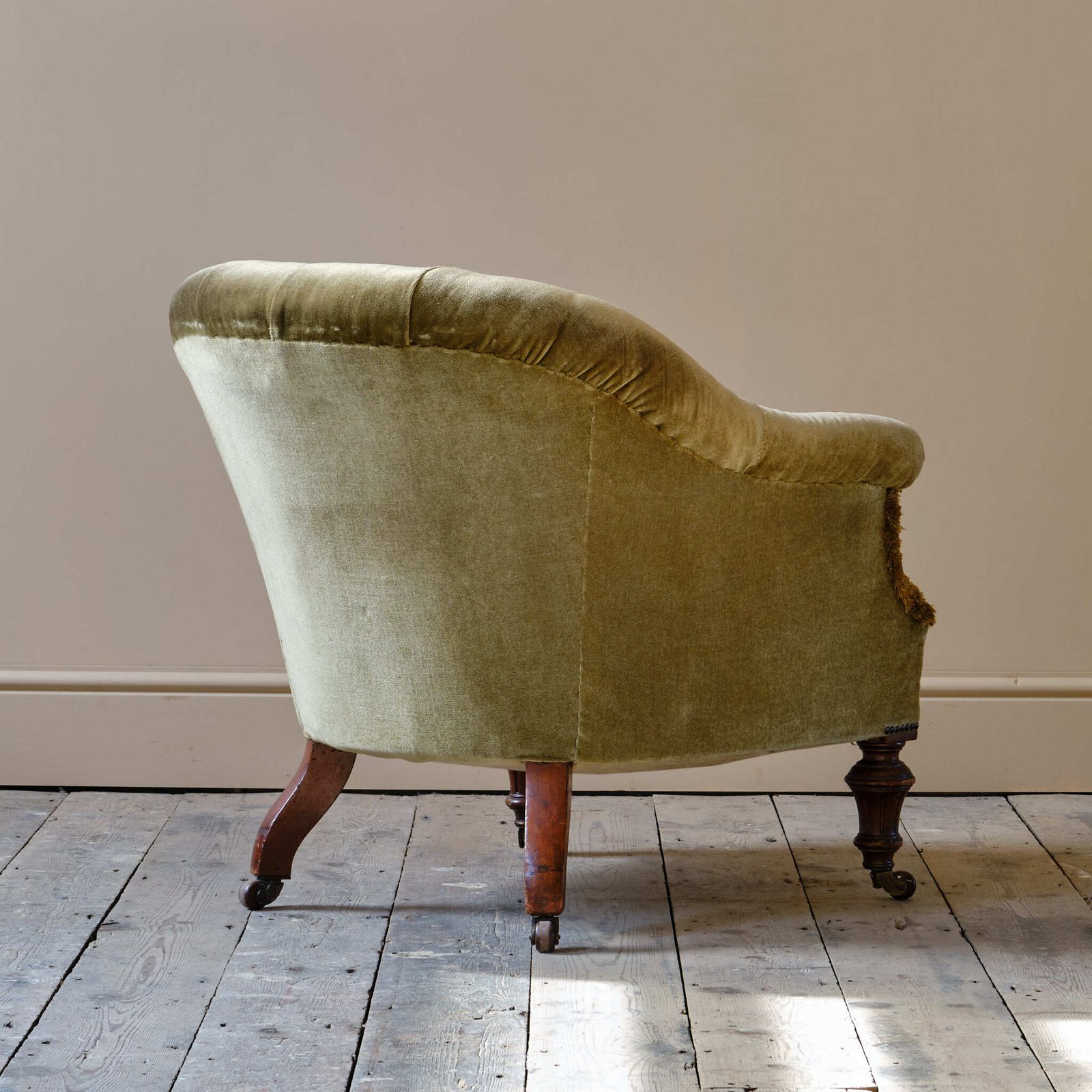 19th Century Tub Back Armchair photo Furniture