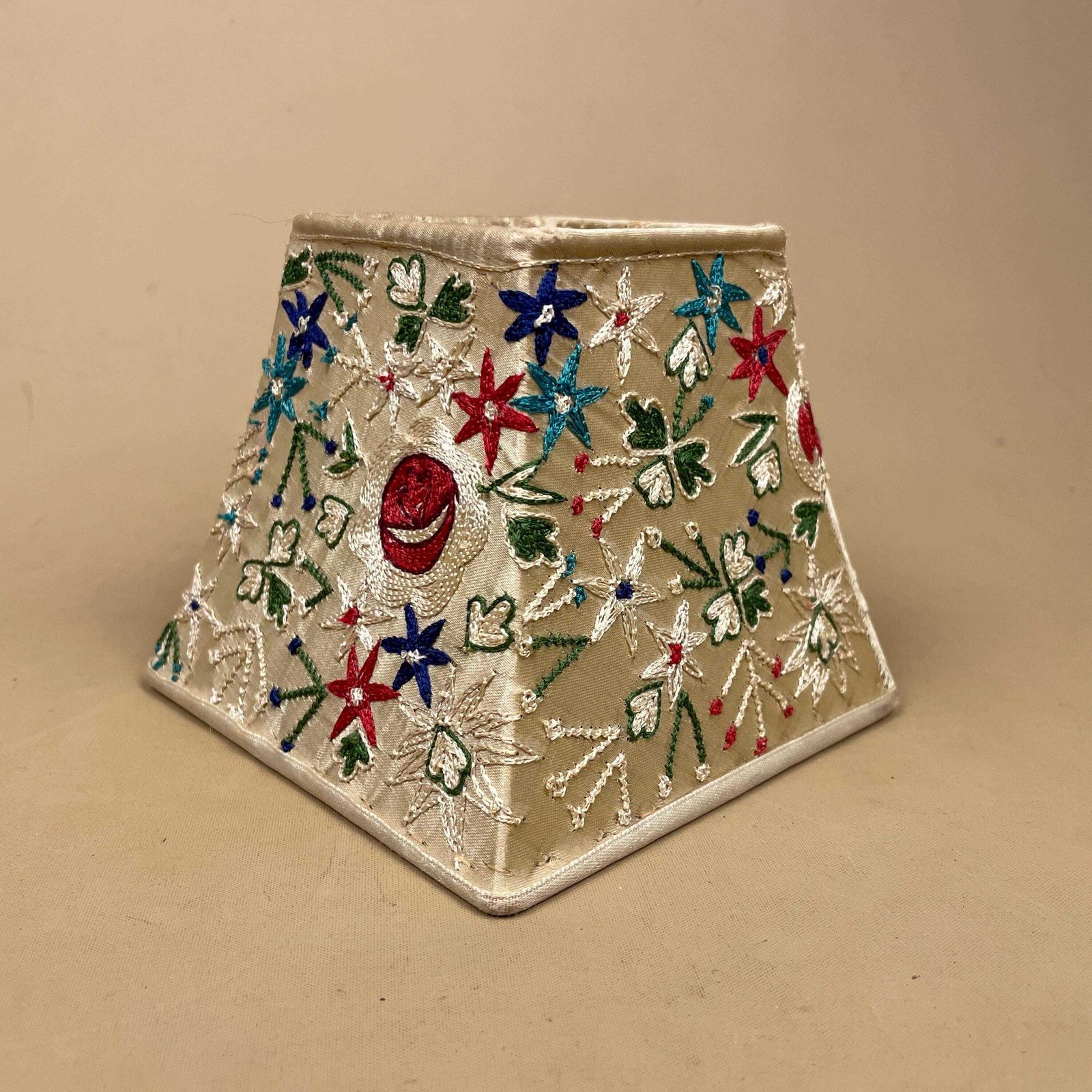 Antique Silk Hand Embroidered Lamp Shade Lampshade Small Floral Pattern Cream Old Vintage Square Ditsy Decorative Light photo 85.0