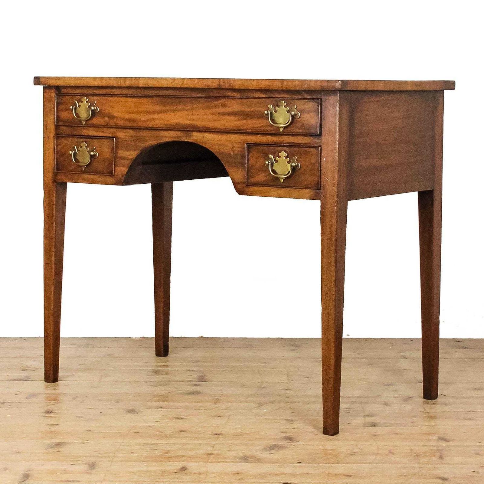 Antique George III Mahogany Lowboy Side Table | Antique Tables | Antique Furniture | Antique Side Table photo for sale