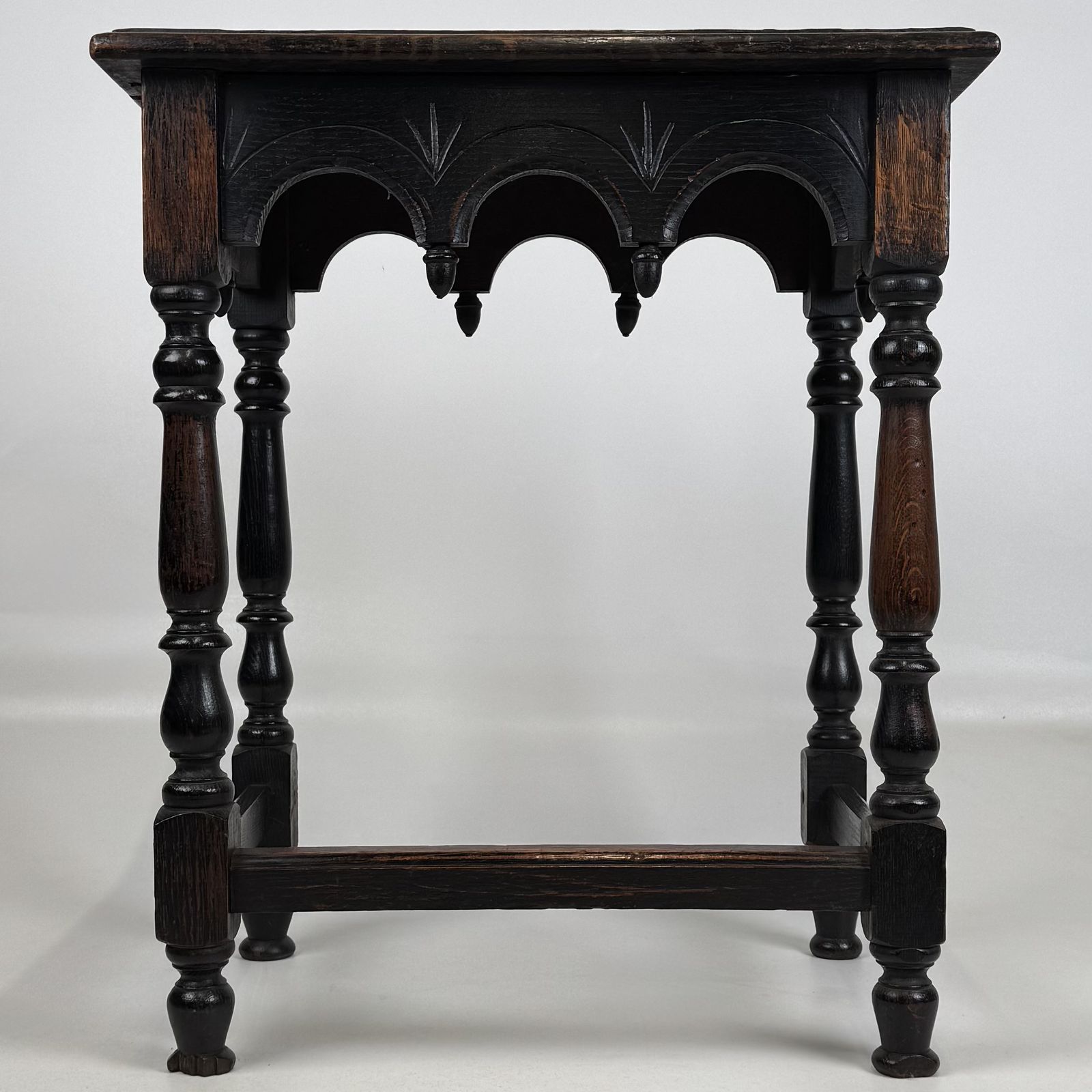 Antique 19th Century Victorian Carved Oak Side Table ( Af 5290 )