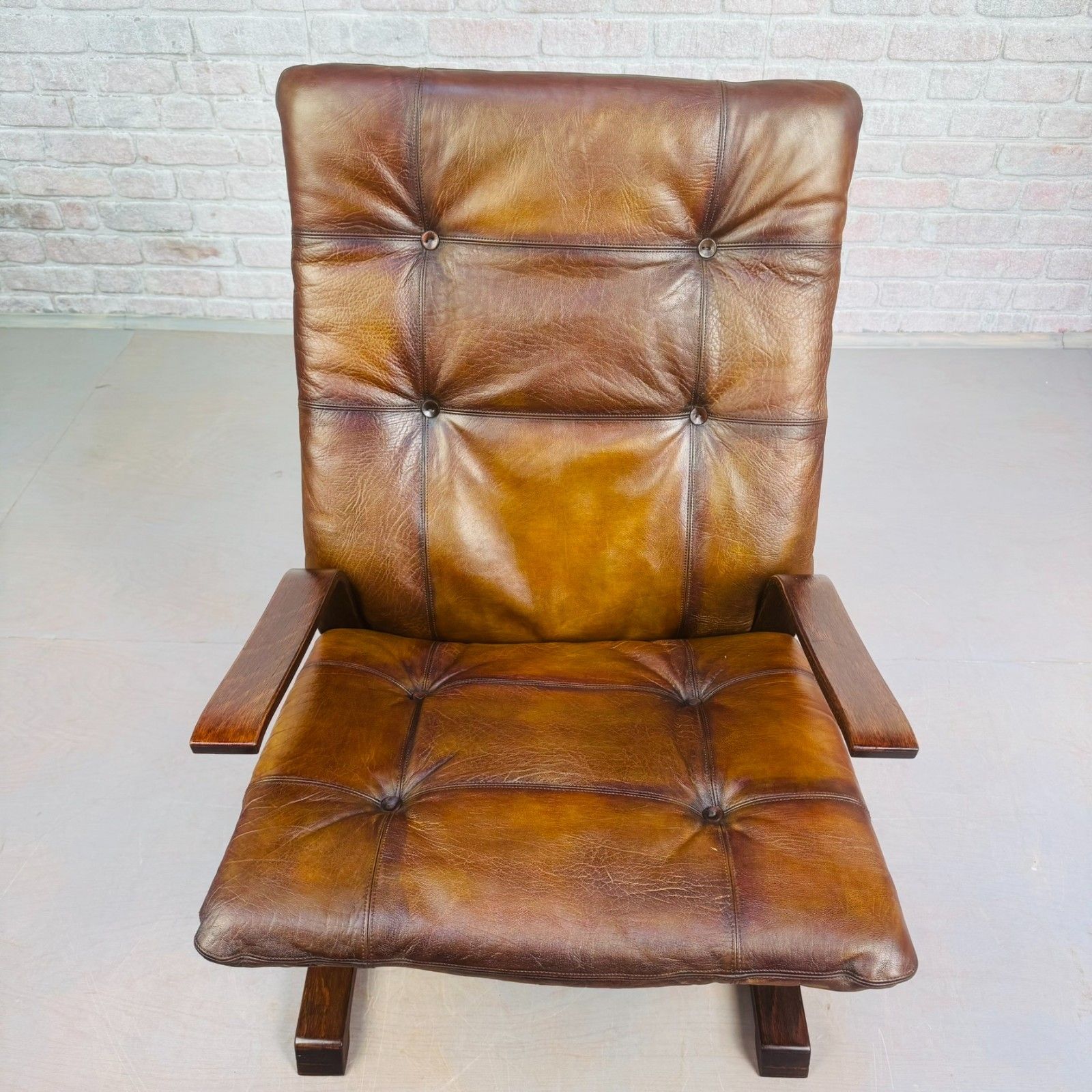Vintage Danish Brown Leather Cantilever Chair – Sleek Design & Rich Patina photo Furniture