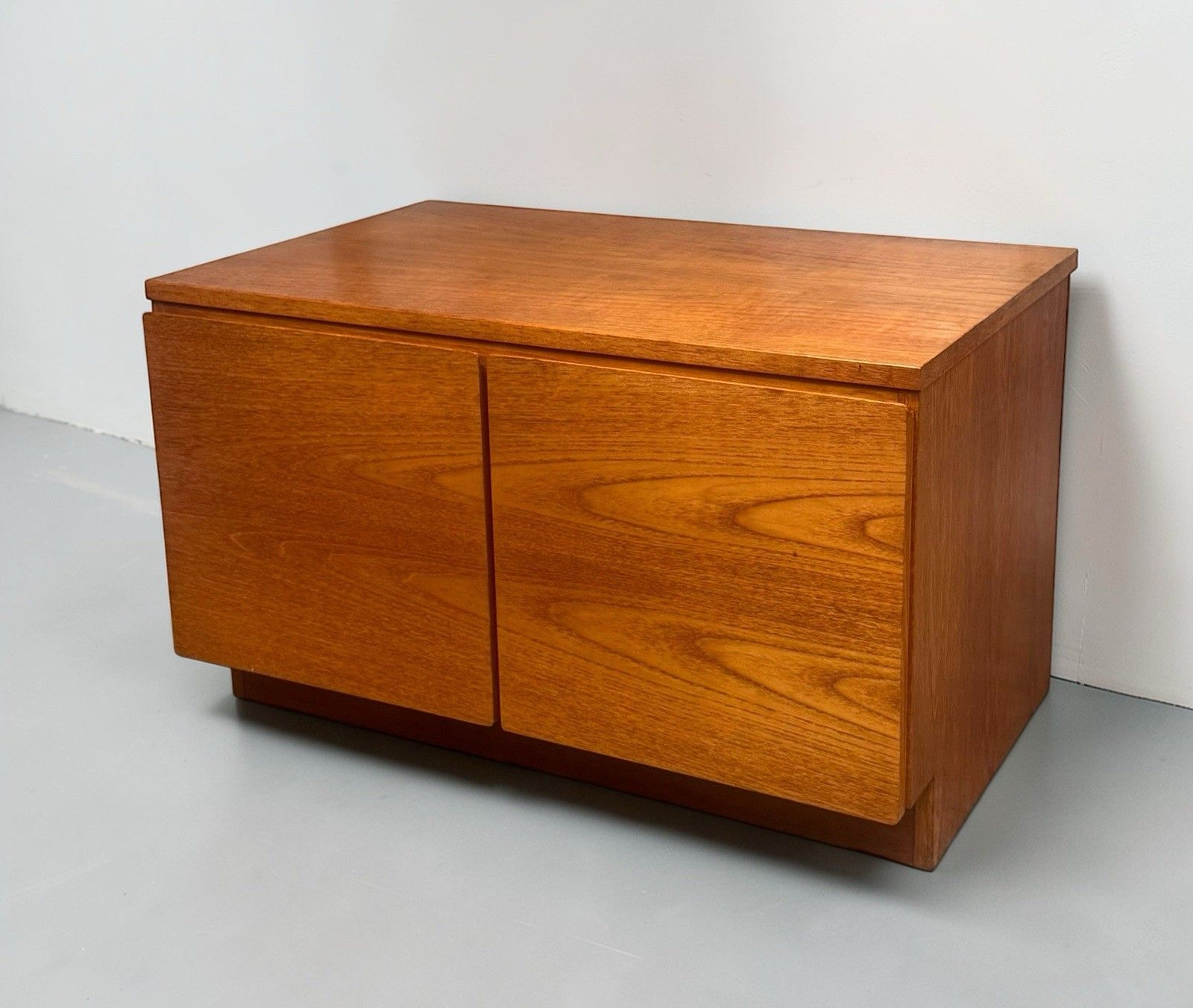 Teak Beaver And Tapley Media Unit Cupboard Cabinet Mid Century Retro C1970s photo 195.0