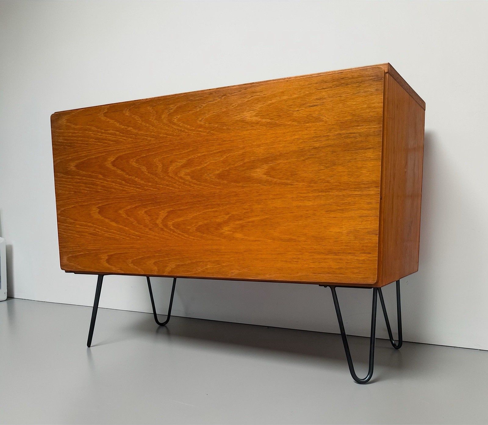 Teak Beaver And Tapley Media Unit Cupboard Cabinet Mid Century Hair Pin Legs photo vintage