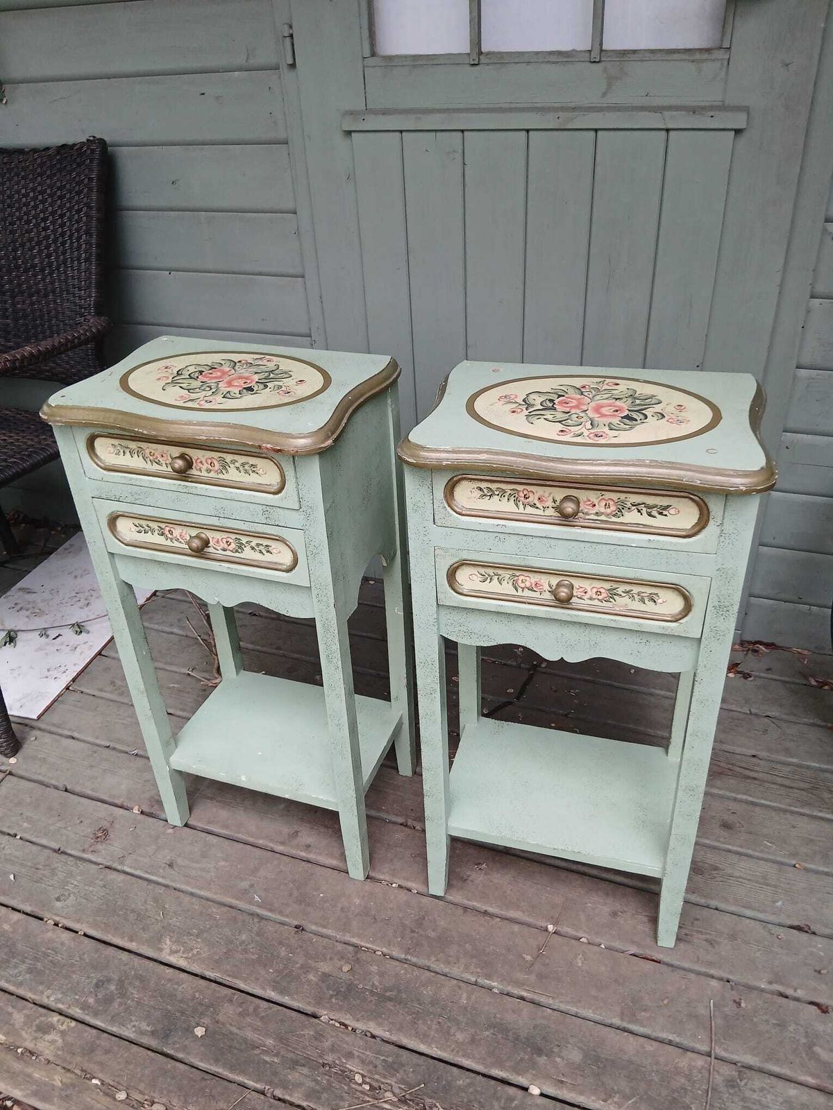 Vintage Matching Pair Of Italian Painted Bedside Tables / Nightstands. Drawers. Floral. photo furniture