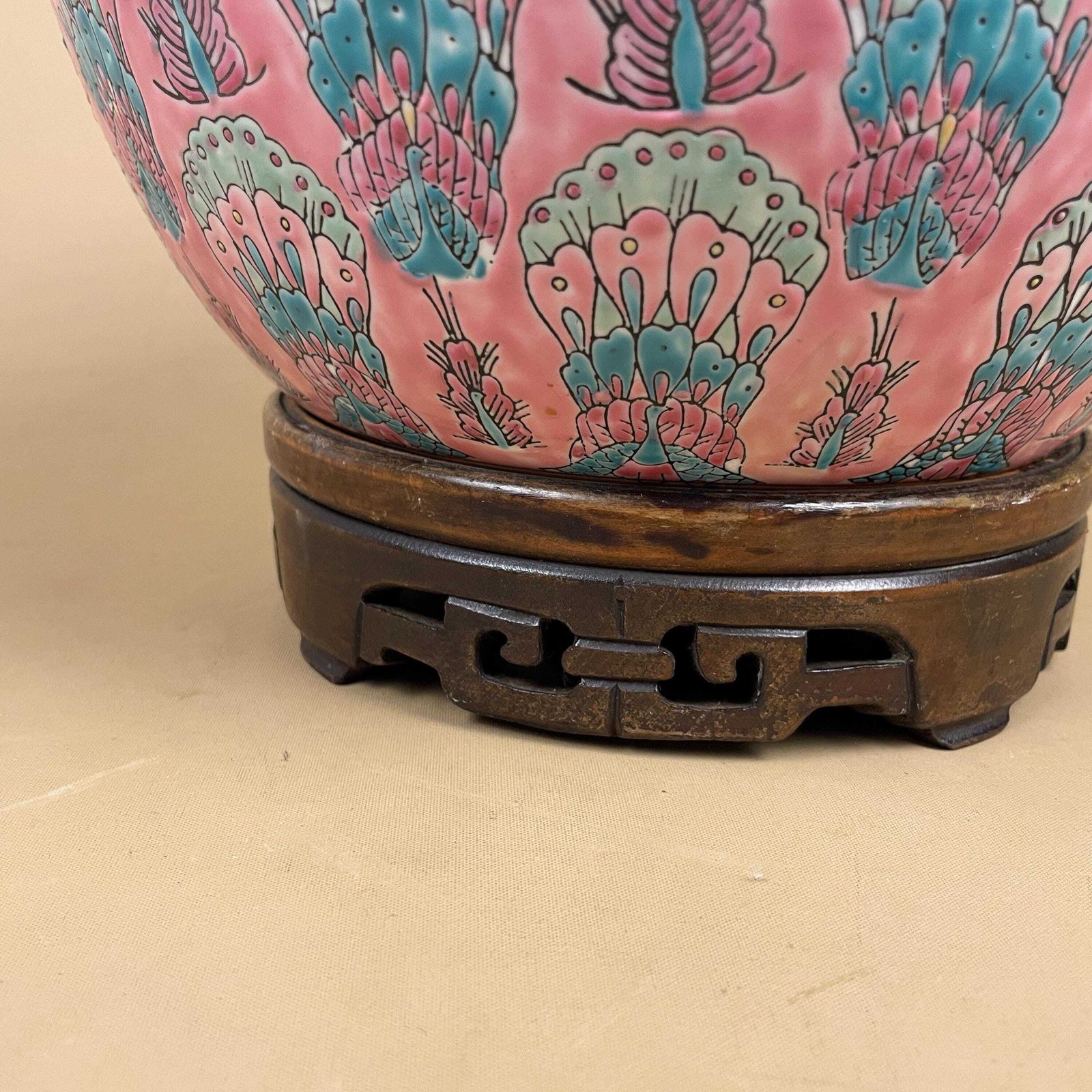 Oriental Decorative Vase Ceramic Pink Peacock Design Pot Chinese Vintage Display Lidded Ginger Jar Lid Pattern Ornament Wooden Ornate Base photo vinterior