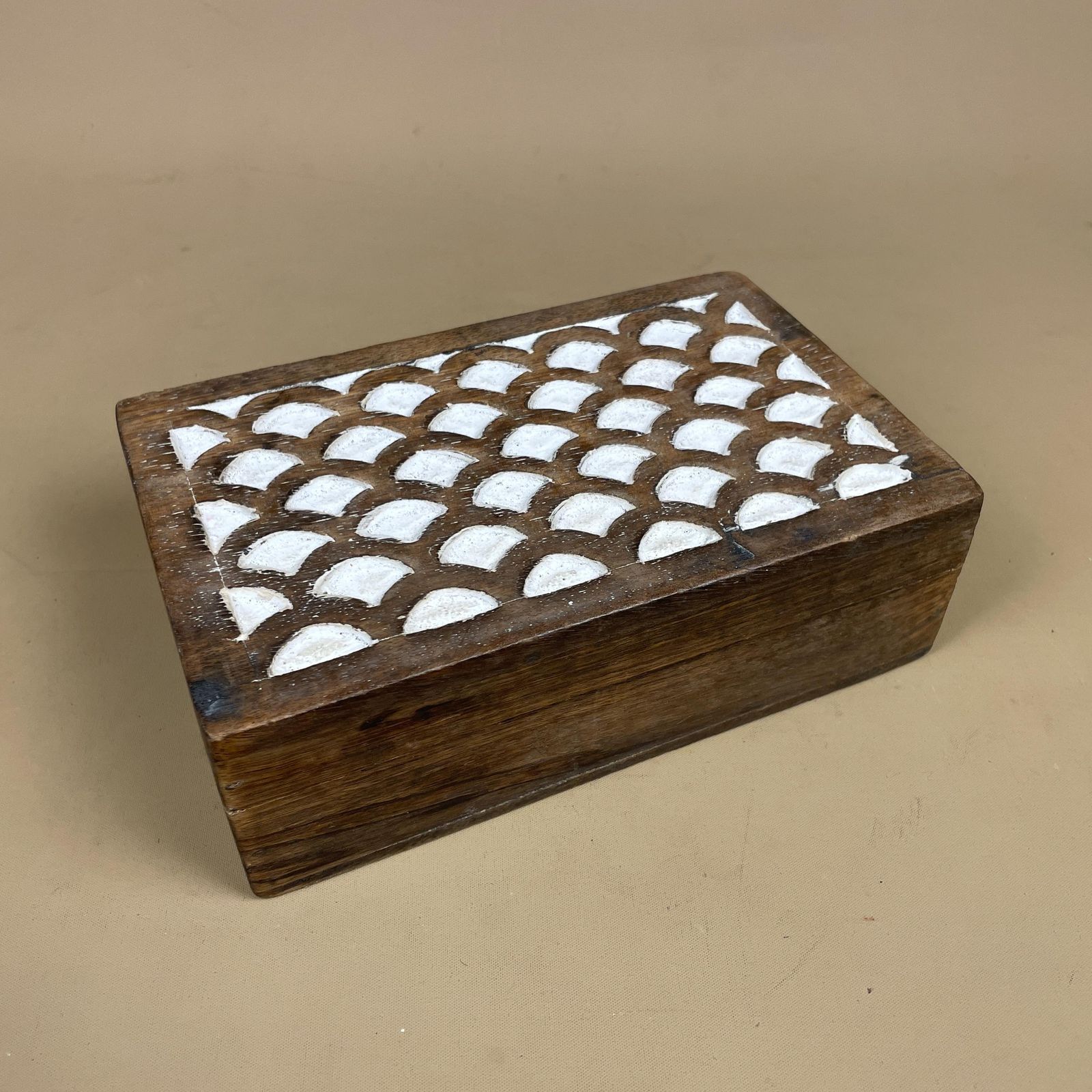 Wooden Carved Box White Scallop Pattern Painted Trinket Jewellery Chest Keepsake Handmade Wood Intricate Hand Carved Pattern Small Lid