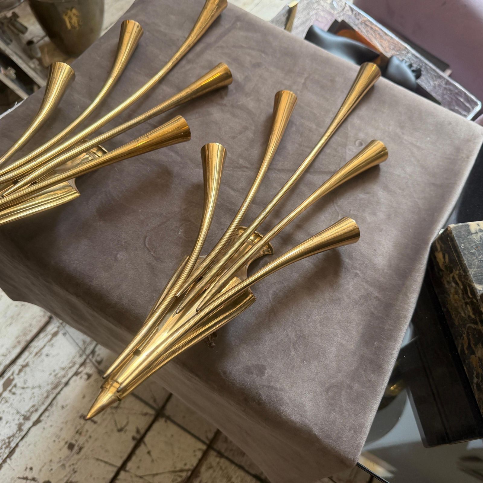 photo vintage Two 1950 Mid Century Modern Brass Wall Sconces By Oscar Torlasco For Lumi Milano