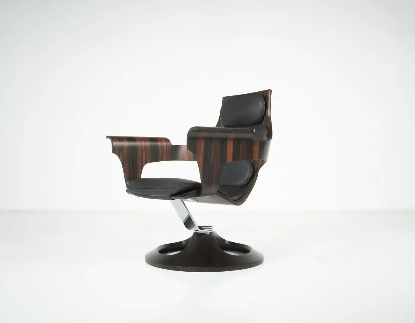 Rare Bell Armchair By Joe Colombo For Benini, Italy