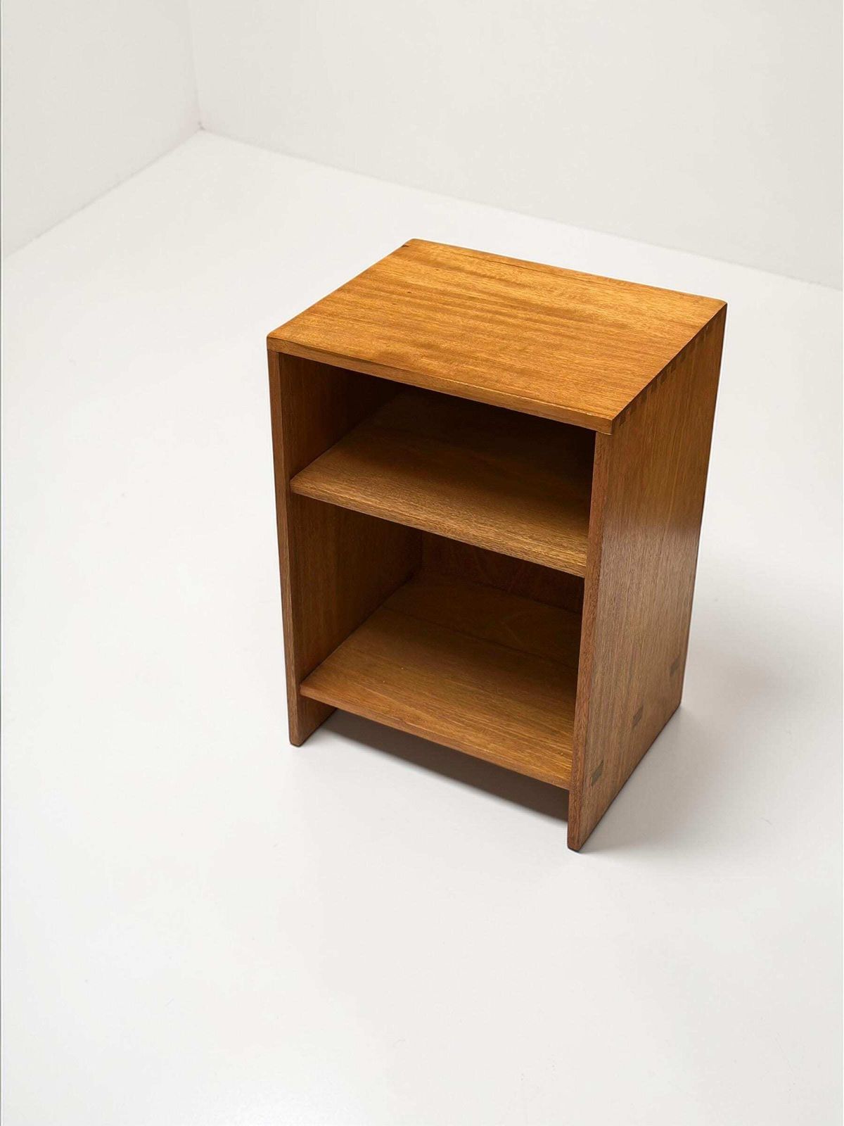 Mid Century Teak Open Cabinet / Low Shelf Unit — Dovetailed Construction, British C.1960s photo Furniture