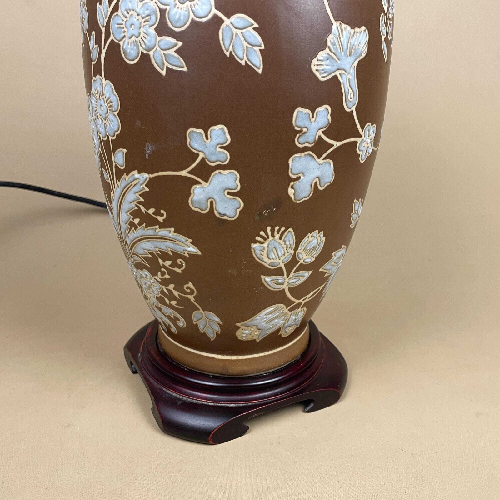 Vintage Ceramic Lamp Light Bedside Table Hand Painted Chinese Floral Design Pattern Wood Base Oriental Vase Brown Blue Ginger Jar photo vinterior