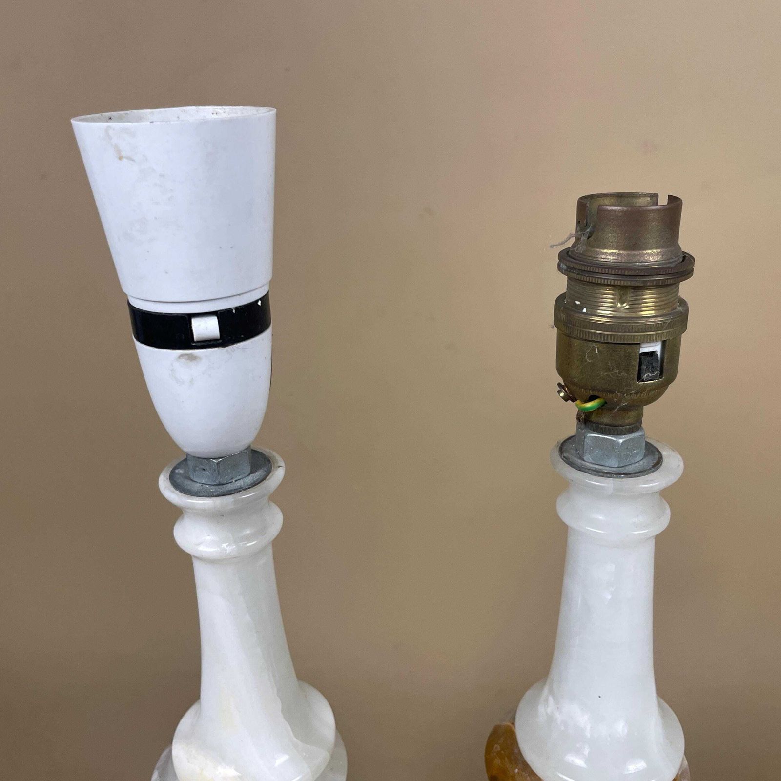 Pair Of 2 Antique Alabaster Marble Lamp Light Bedside Side Table Marbled Patterned Vintage Stone Brown Bedside Lamps Set Cream Round Base photo vintage