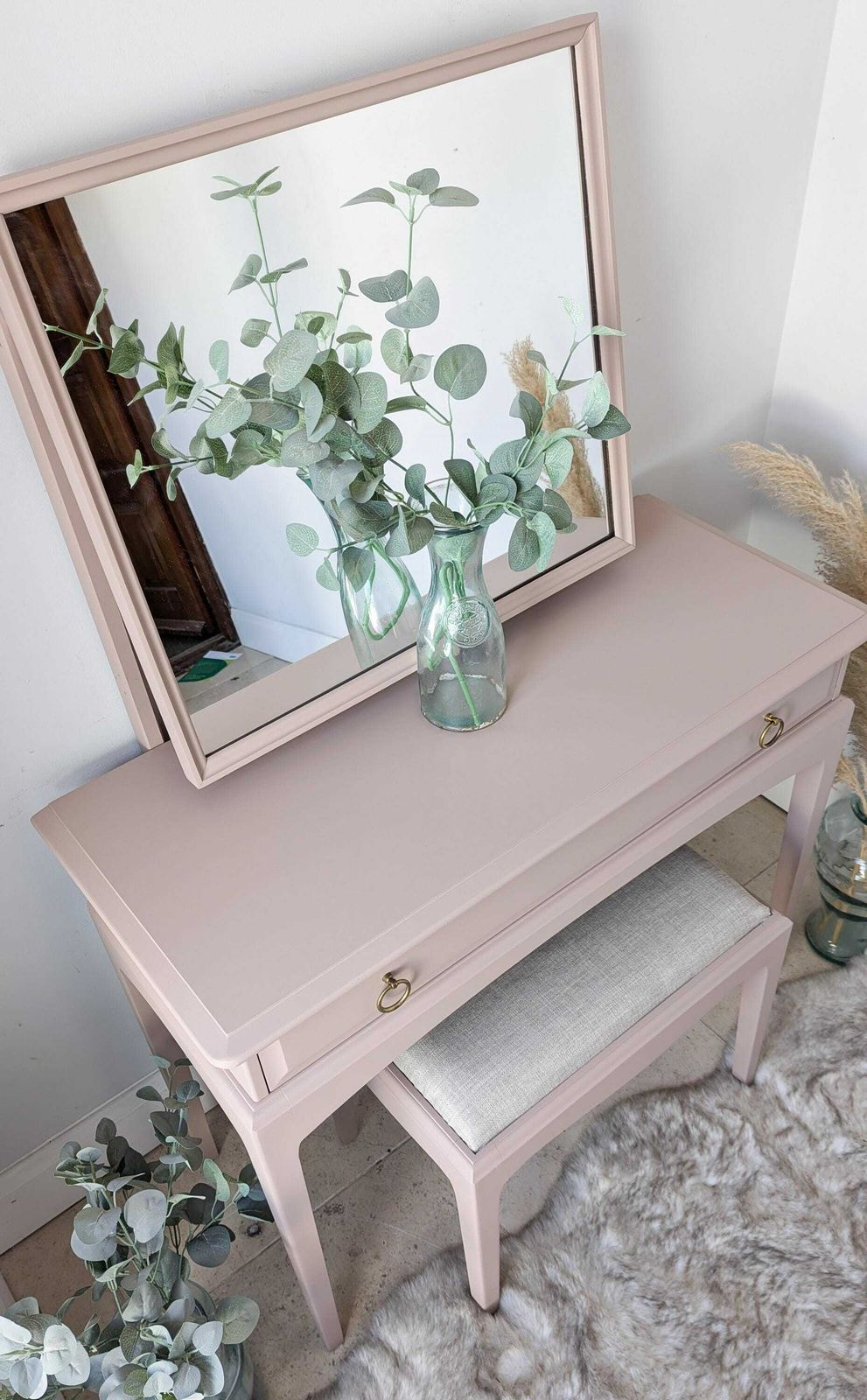 Spray Painted Pink Stag Small, Compact Dressing/Console Table With Mirror And Stool photo 545.0