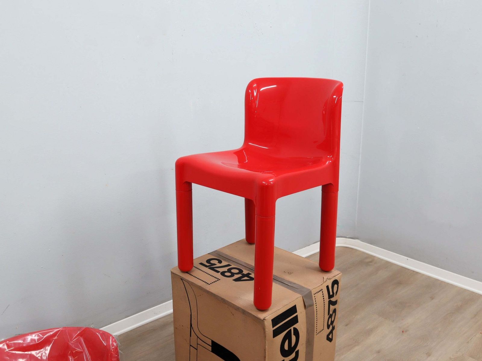 1970s Pair Of Kartell Model 4875 Chairs By Carlo Bartoli Fund Stock photo for sale