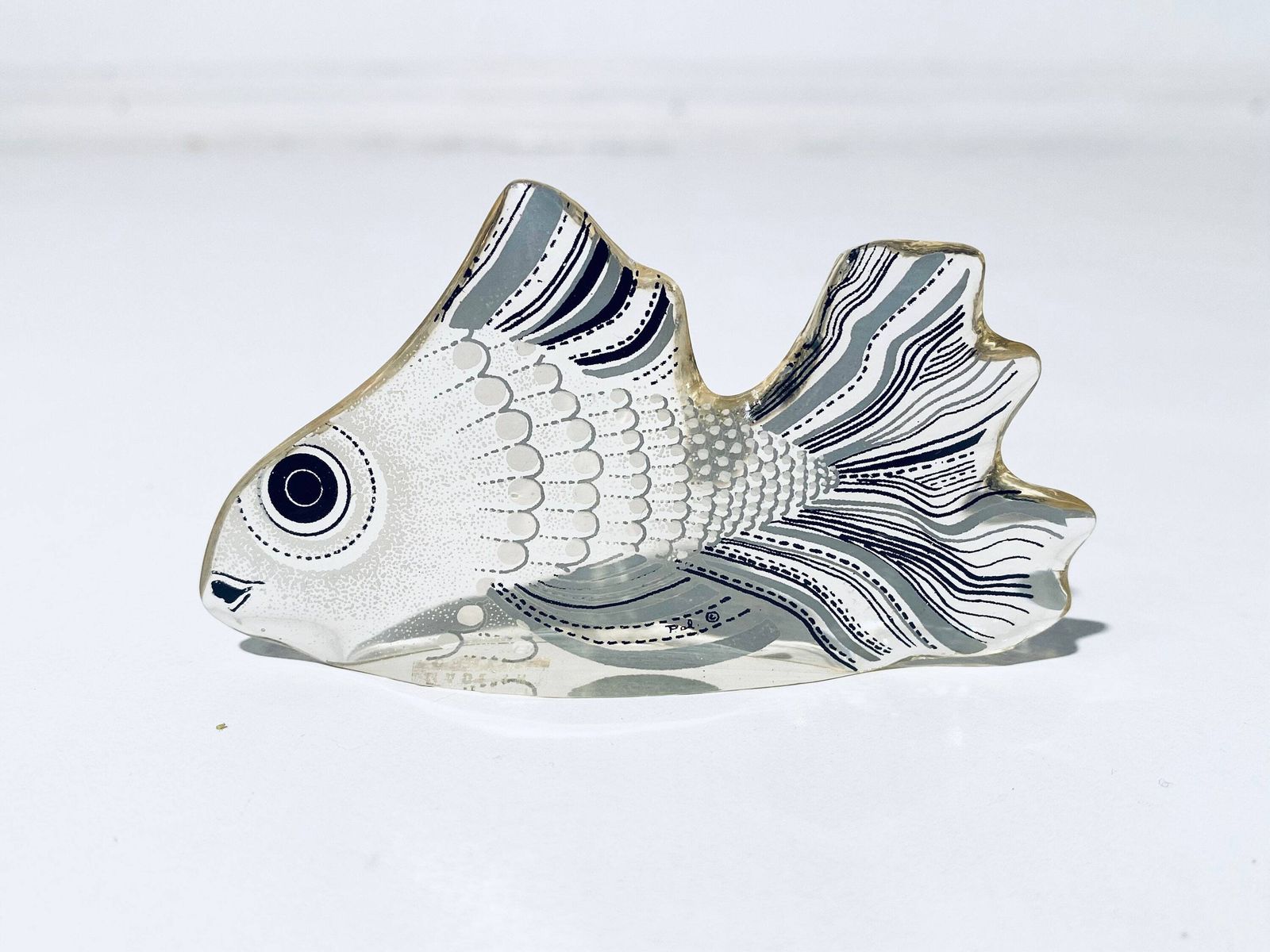 Abraham Palatnik Lucite Fish Decoration Sculpture / Mid Century „Artemis“ Collection 1960s/70s photo furniture