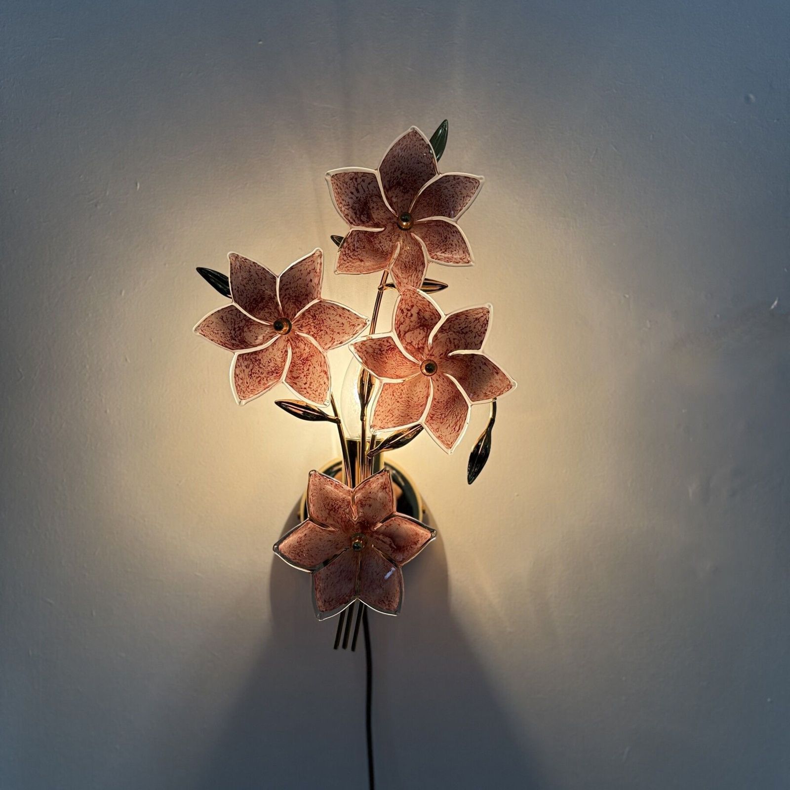 Mid Century Design Murano Roze Glazen Bloem Wandlamp, Jaren 1970 photo furniture