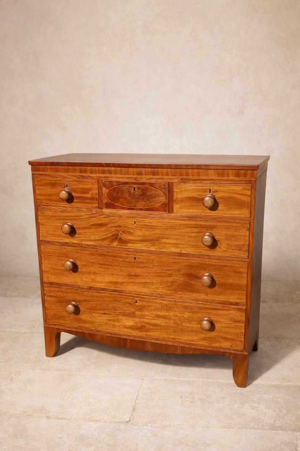 photo furniture Elegant Late Georgian Mahogany Chest Of Drawers With Inlaid Detail, C.1820–1840