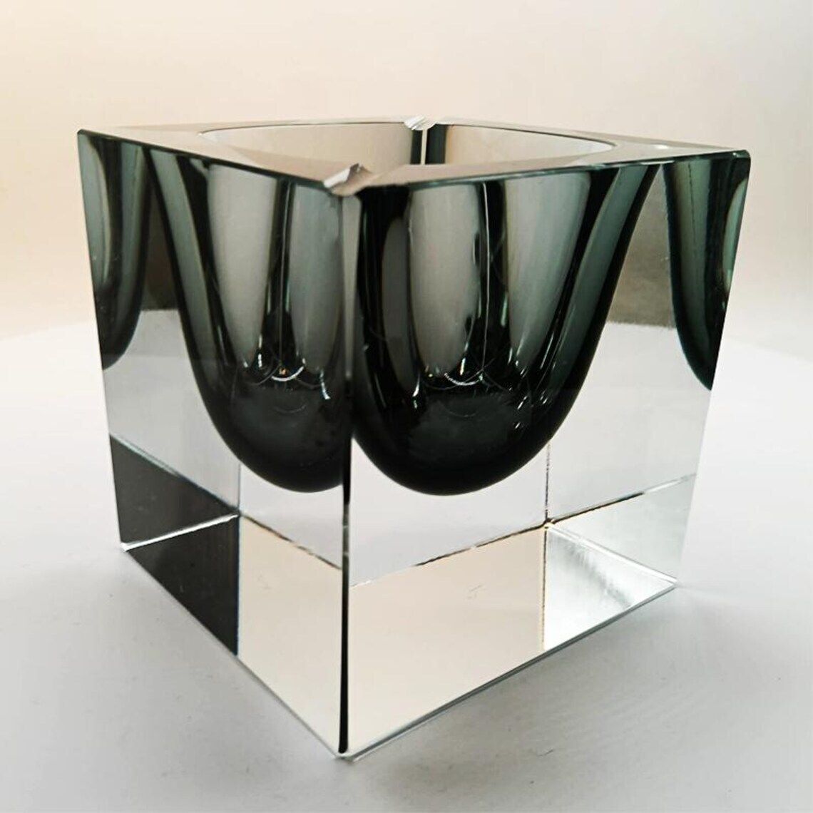 1960s Rare Big Cube Ashtray Or Catch All In Murano Glass By Flavio Poli For Seguso. photo vintage