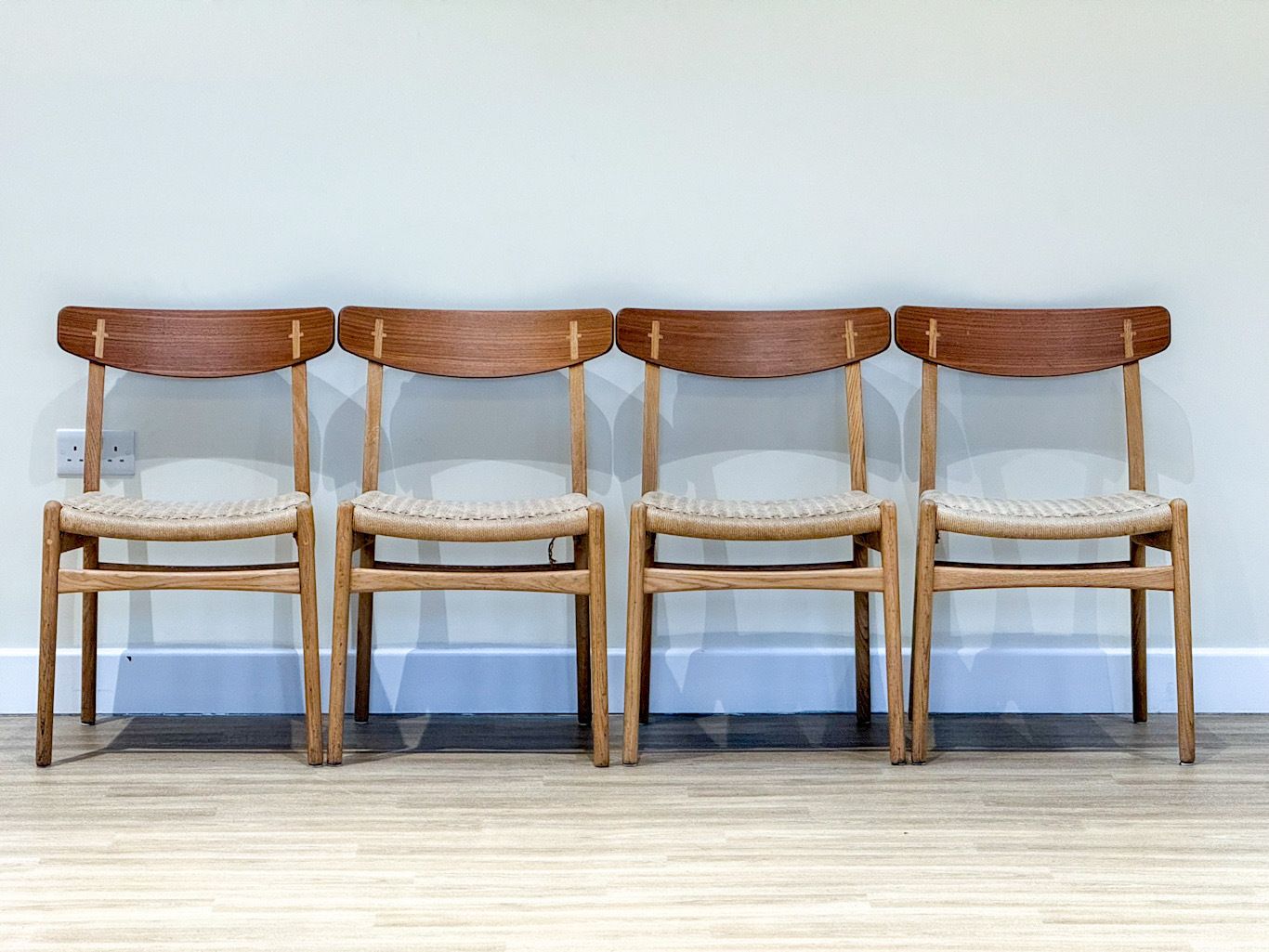 photo vinterior Set Of Eight Ch23 Dining Chair By Hans J. Wegner