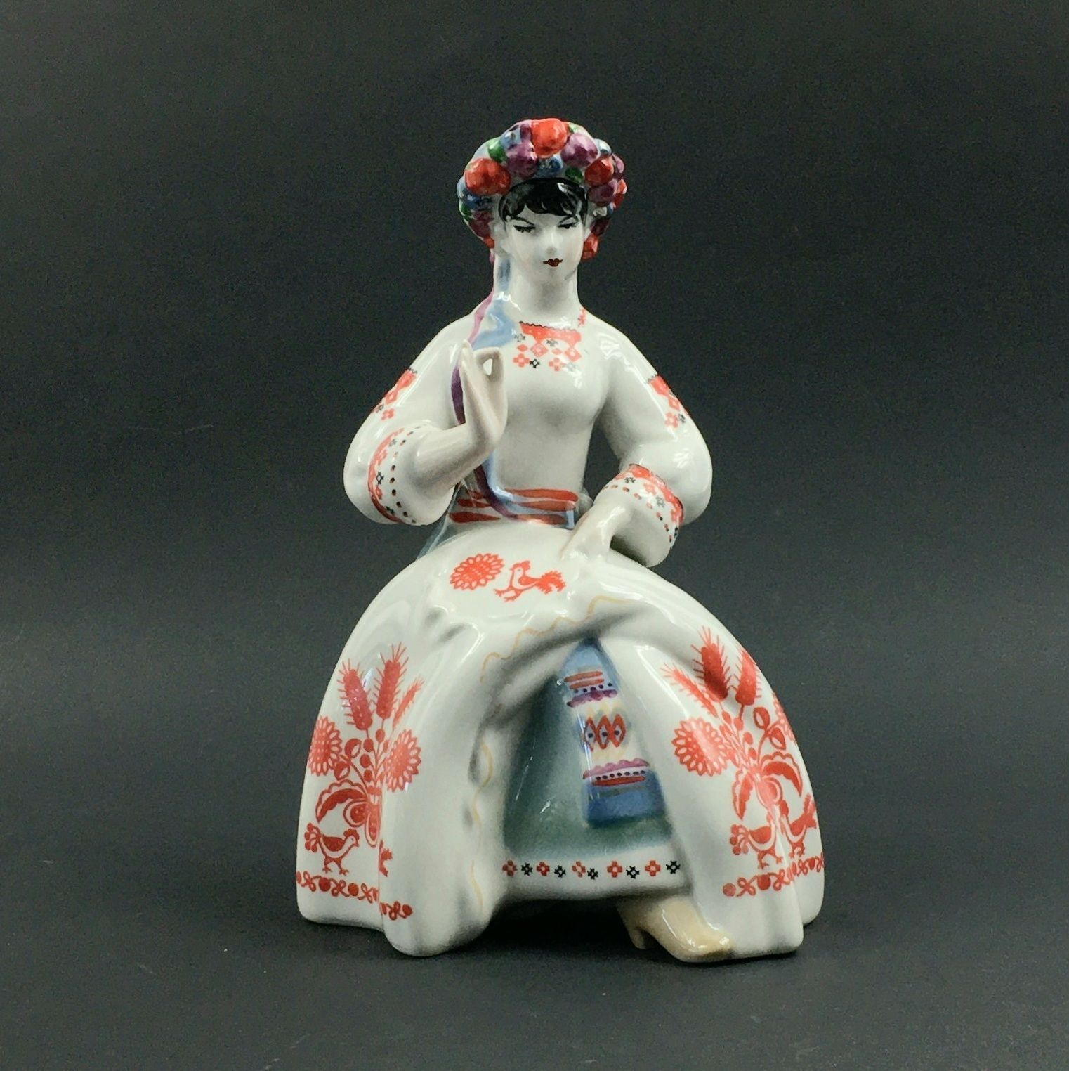 Vintage Porseleinen Beeldje "The Embroiderer" – Polonne, Oekraïne/Ussr, Jaren 1970/1980