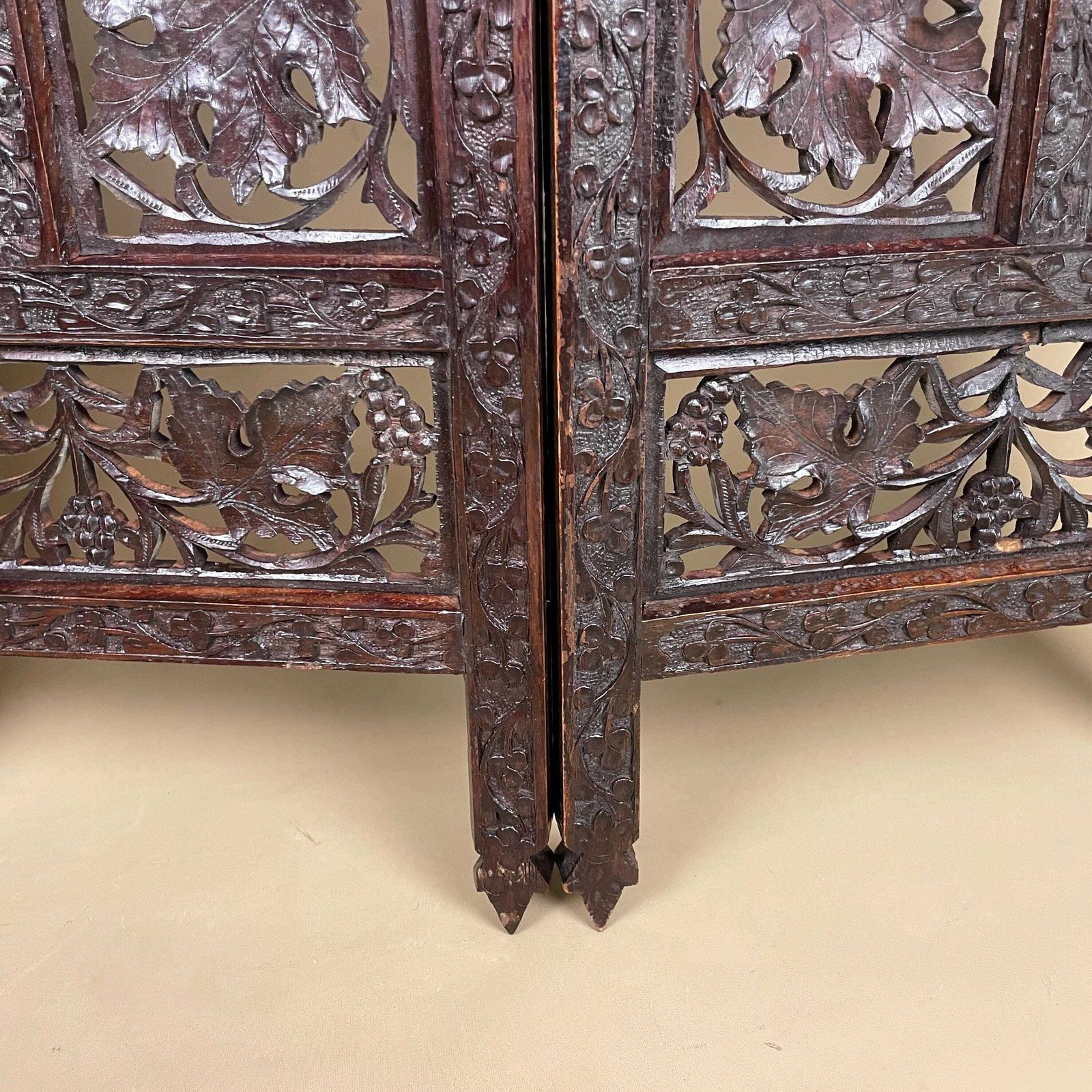 photo furniture Indian Hand Carved Wood Folding Screen Floral Panels Small Area Divider Antique Wooden Intricate