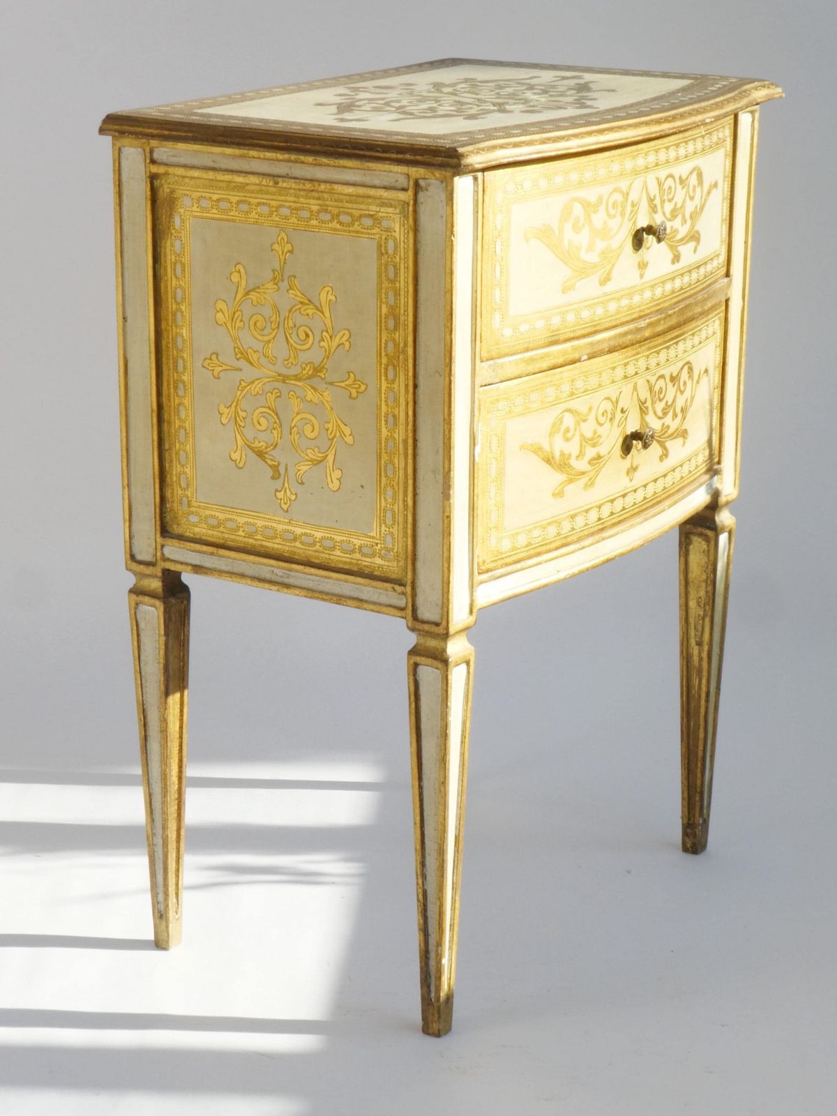 Florentine Wooden Chest Of Drawers In Gold And White, Italian Entryway Table, Hollywood Regency Console photo 628.0
