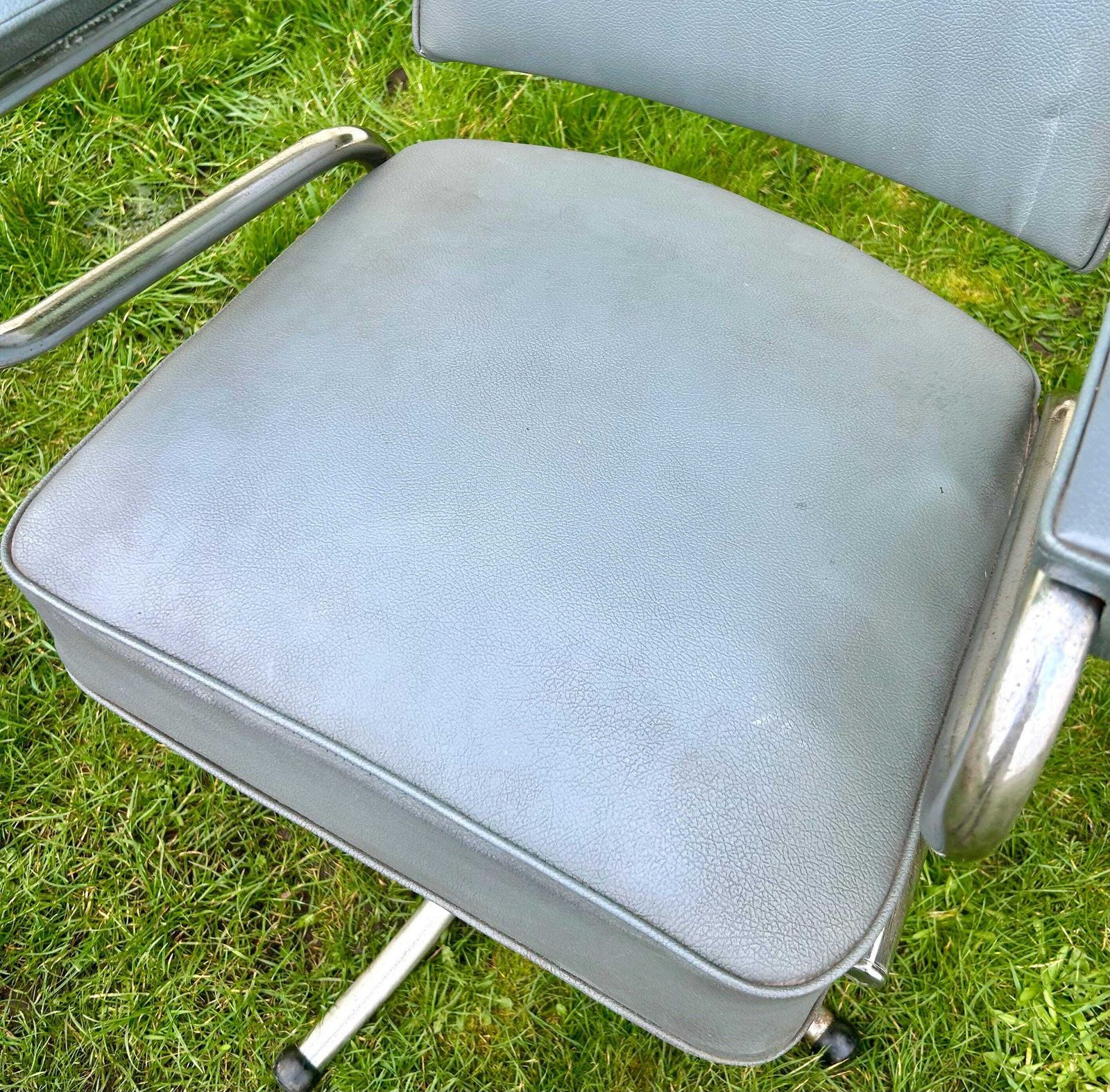 Vintage Mid Century Chrome Swivel Chair Office Industrial Vintage Retro Mancave Seating Tilt Retro Factory French photo vinterior