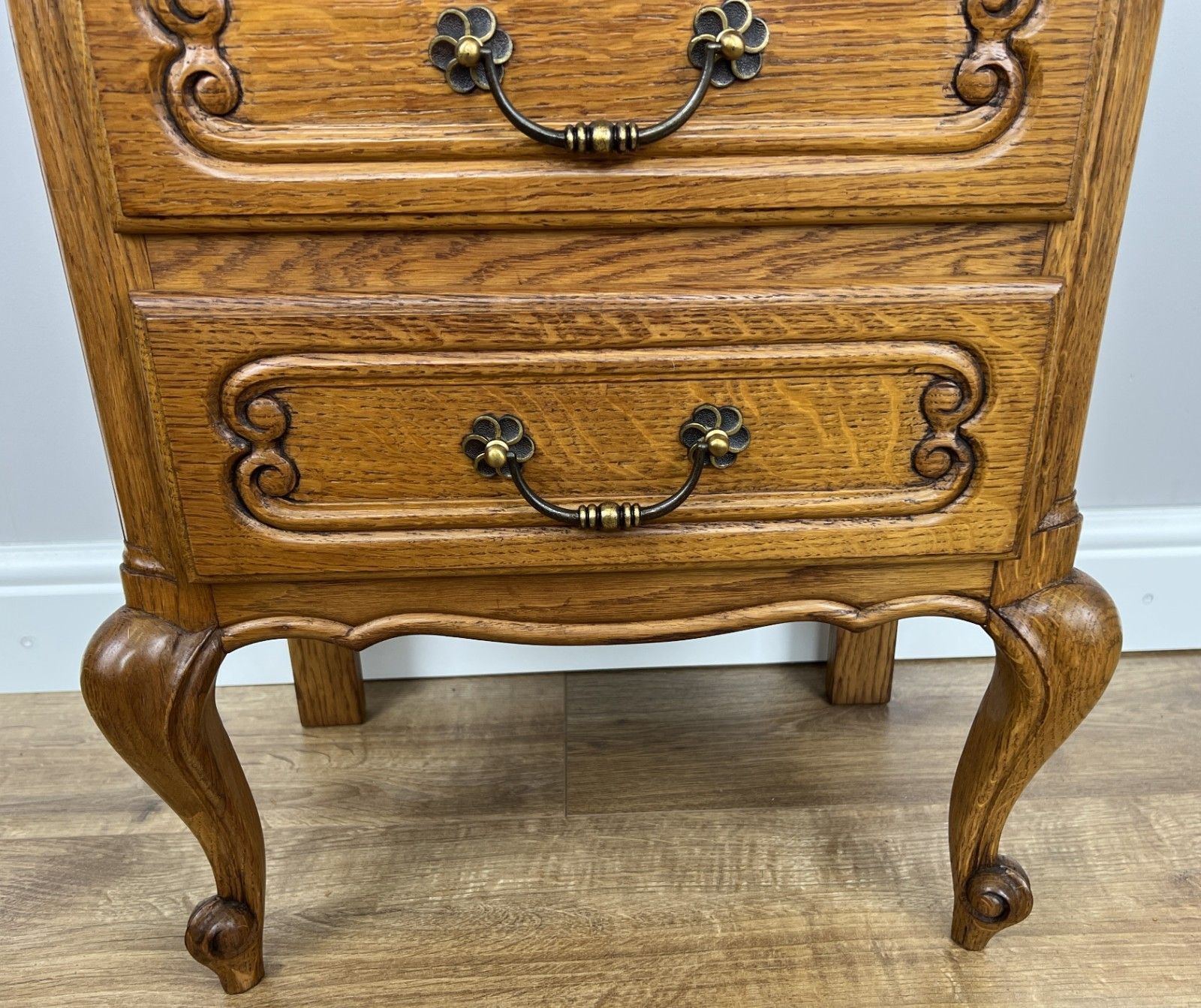 Pair Of  Bedside Tables Vintage French Louis Oak Nightstands Cabinets Lot 4911 photo vintage