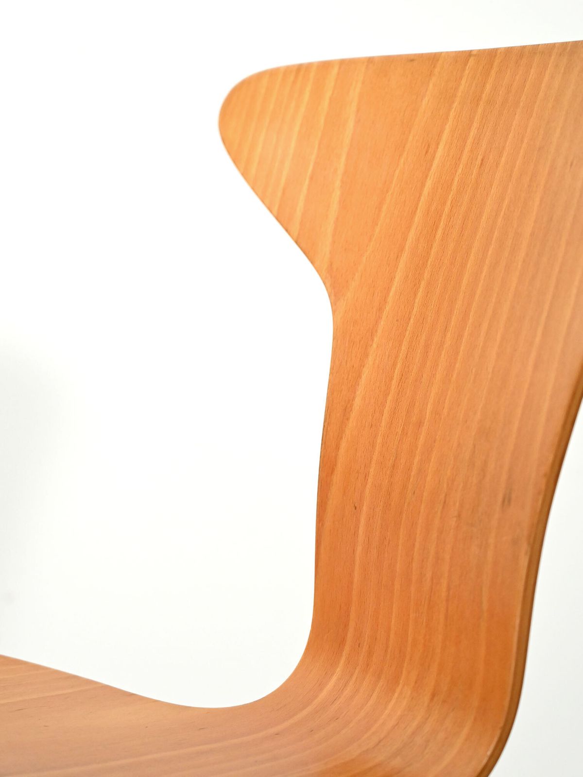 photo furniture Set Of 4 “Mosquito” Chairs By Arne Jacobsen