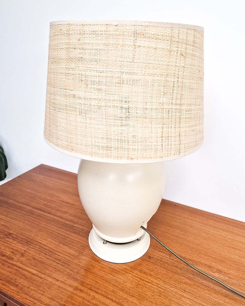 photo vintage Mid Century Cream Table Large Lamp & Shade (1930s Converted Speaker)