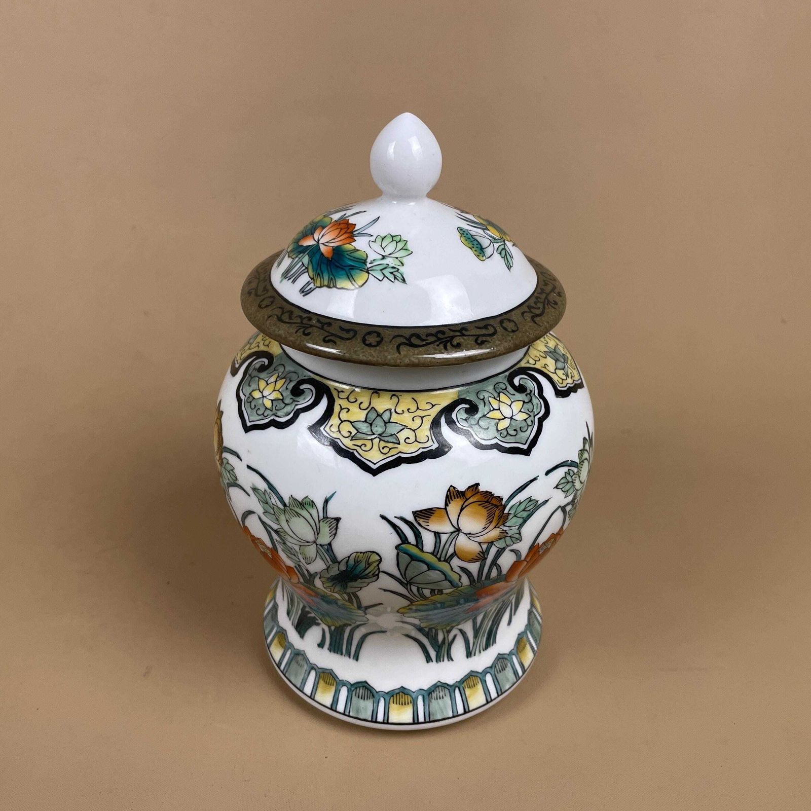 Oriental Decorative Vase Ceramic Pot Chinese Vintage Display Hand Painted Asian Old Floral Flowers Lotus Lidded Lid Antique White Ginger Jar photo for sale