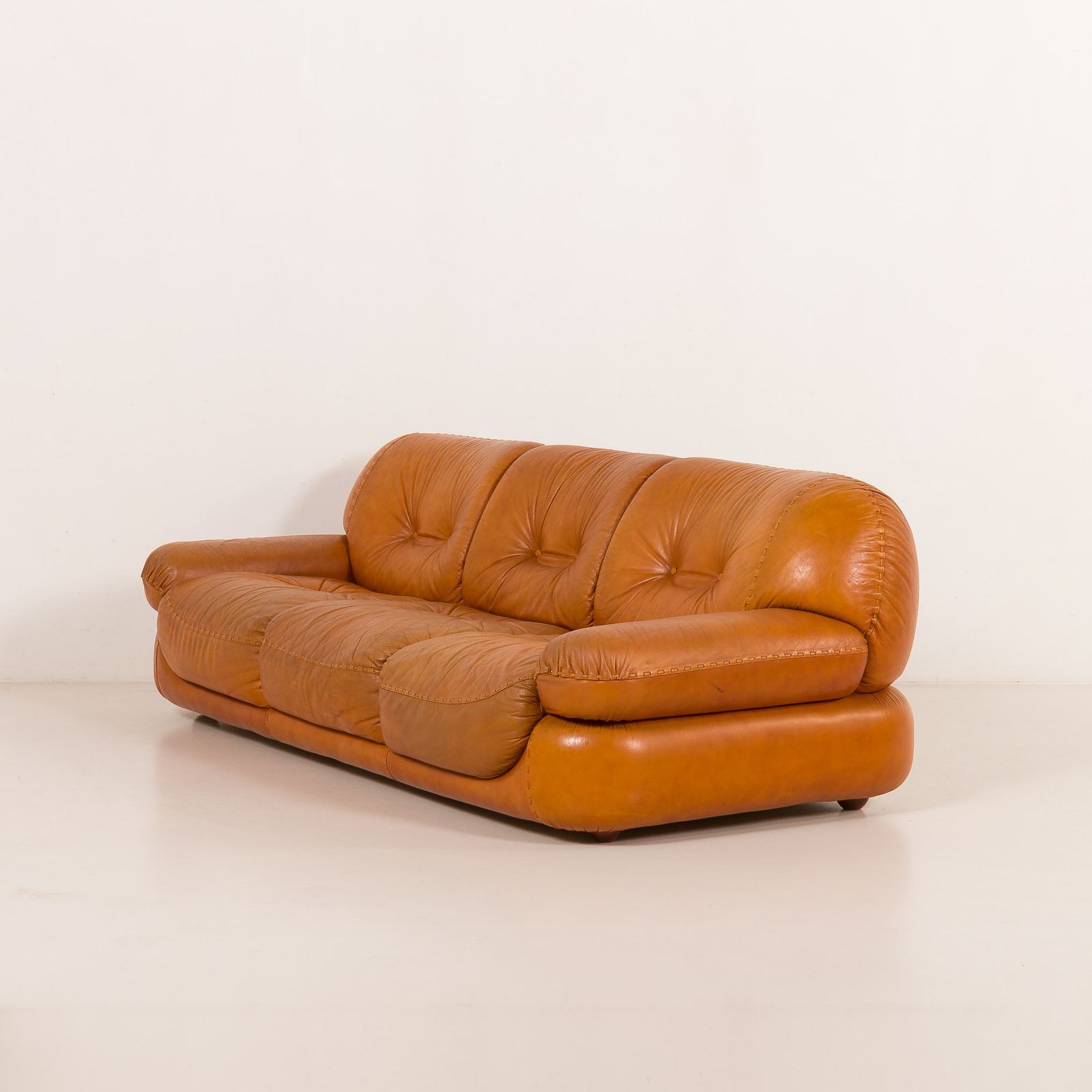 Mobil Girgi Sapporo Leather Sofa, 1970s photo buy