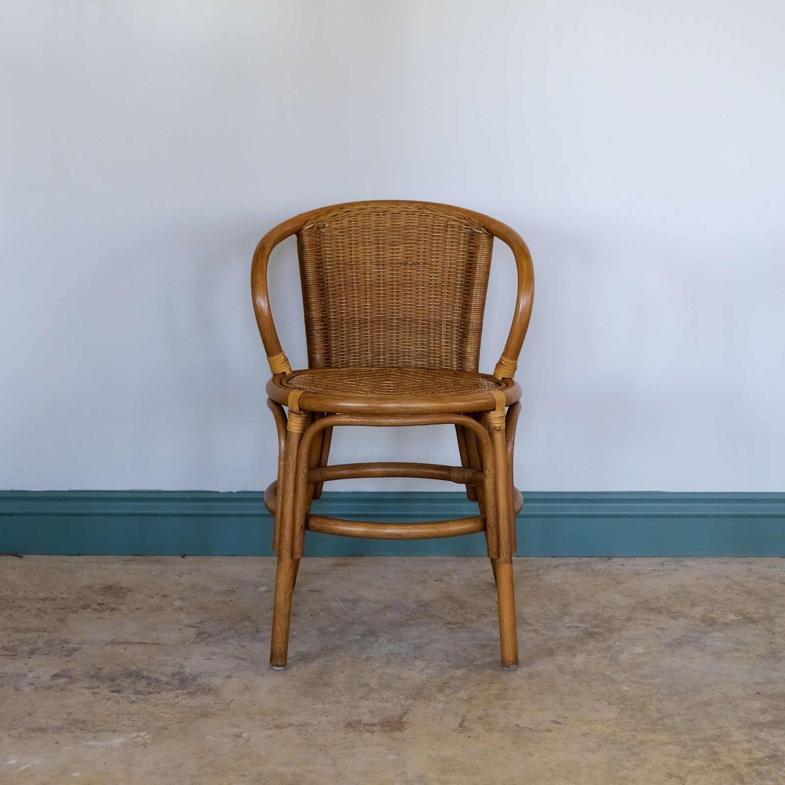 photo furniture Mid Century Rattan Bentwood Chair