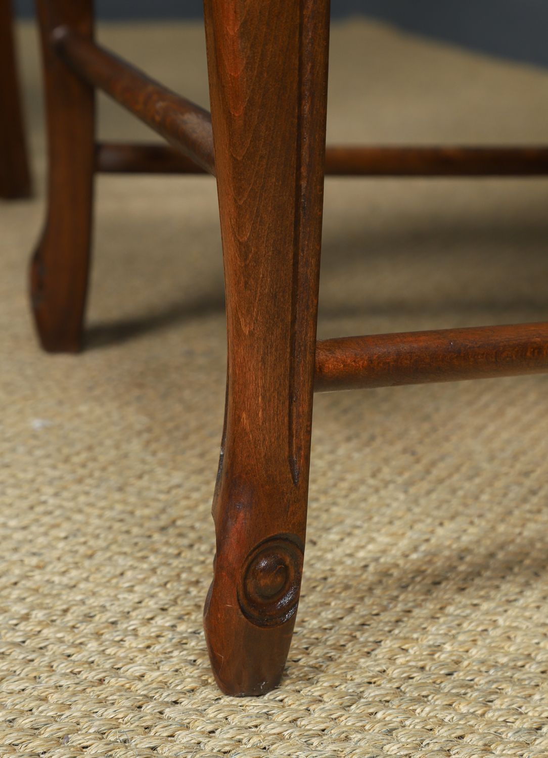 photo vintage Antique French Set Of 6 Six Louis XV Style Oak Ladder Back Rush Seat Kitchen Dining Chairs (Circa 1920)