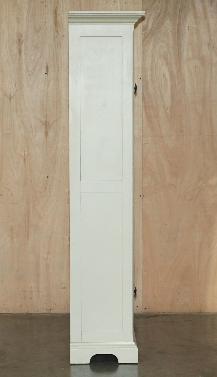 photo furniture Lovely Decorative Cream French Country Display Cabinet Cupboard With Drawer