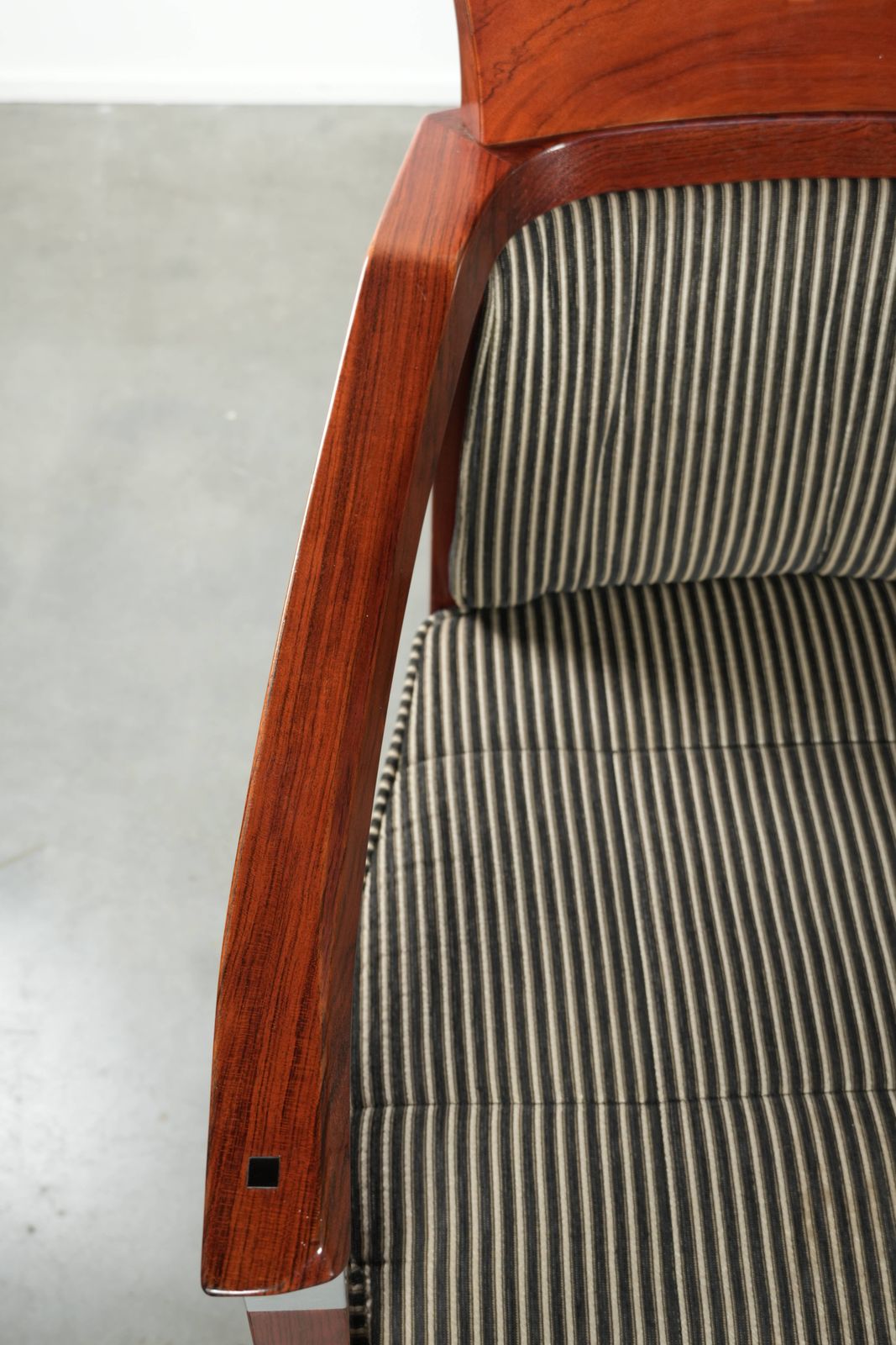 photo for sale Set Van 4 Stoffen Eetkamerstoelen Met Armleuningen Uit De Decoforma Serie Van Schuitema, In Goede Staat