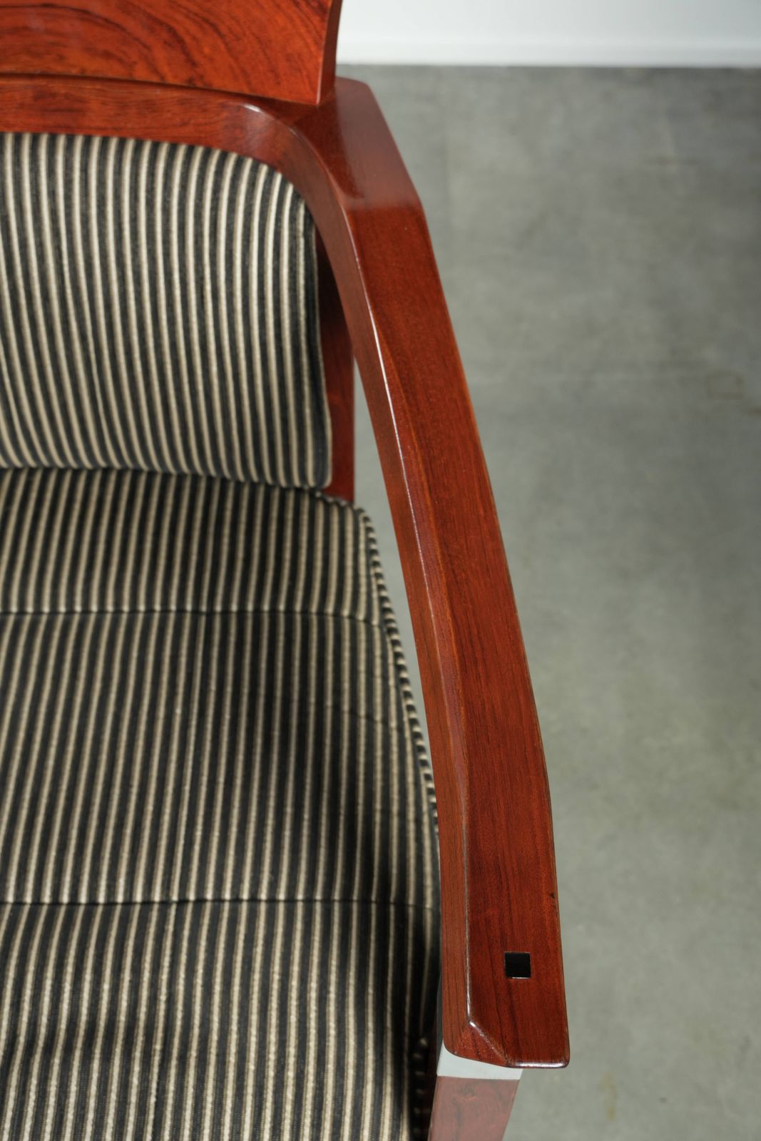 photo buy Set Van 4 Stoffen Eetkamerstoelen Met Armleuningen Uit De Decoforma Serie Van Schuitema, In Goede Staat