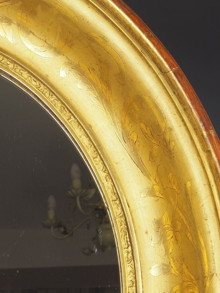 photo furniture Early 19th Century French Oval Giltwood Mirror Frame (Restauration/Louis Philippe)