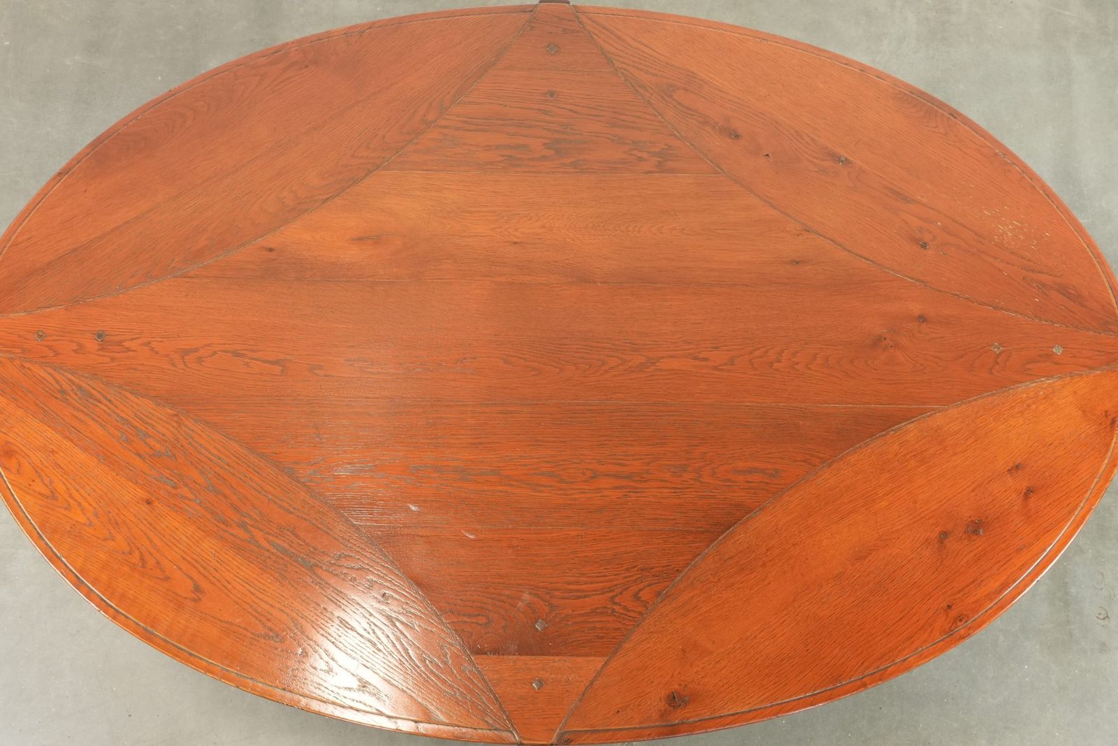 Beautiful And Elegant Oval Art Nouveau Design Coffee Table By Schuitema From The Jugendstil Series, In Good Condition. photo vinterior