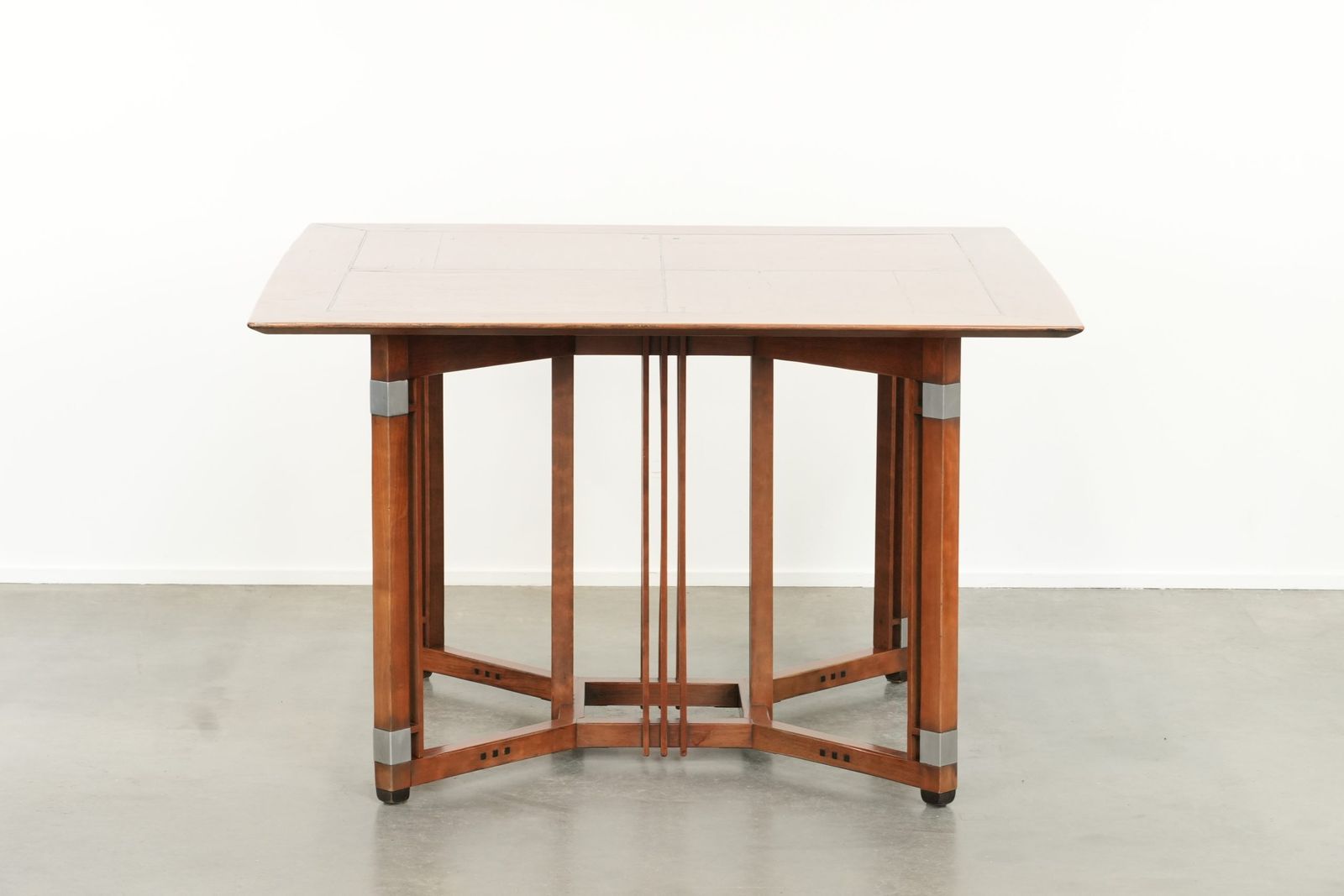 Vierkante Art Deco Eettafel Van Schuitema Uit De Decoforma Serie – In Goede Staat En Zeldzaam photo furniture