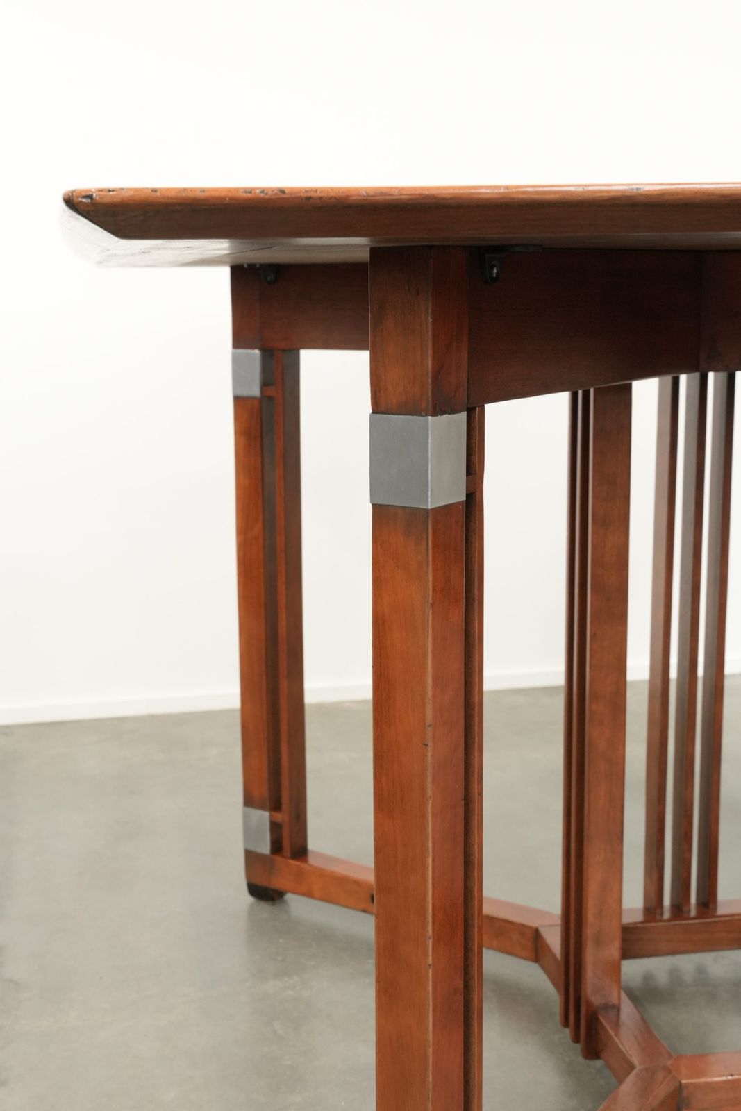 Vierkante Art Deco Eettafel Van Schuitema Uit De Decoforma Serie – In Goede Staat En Zeldzaam photo buy